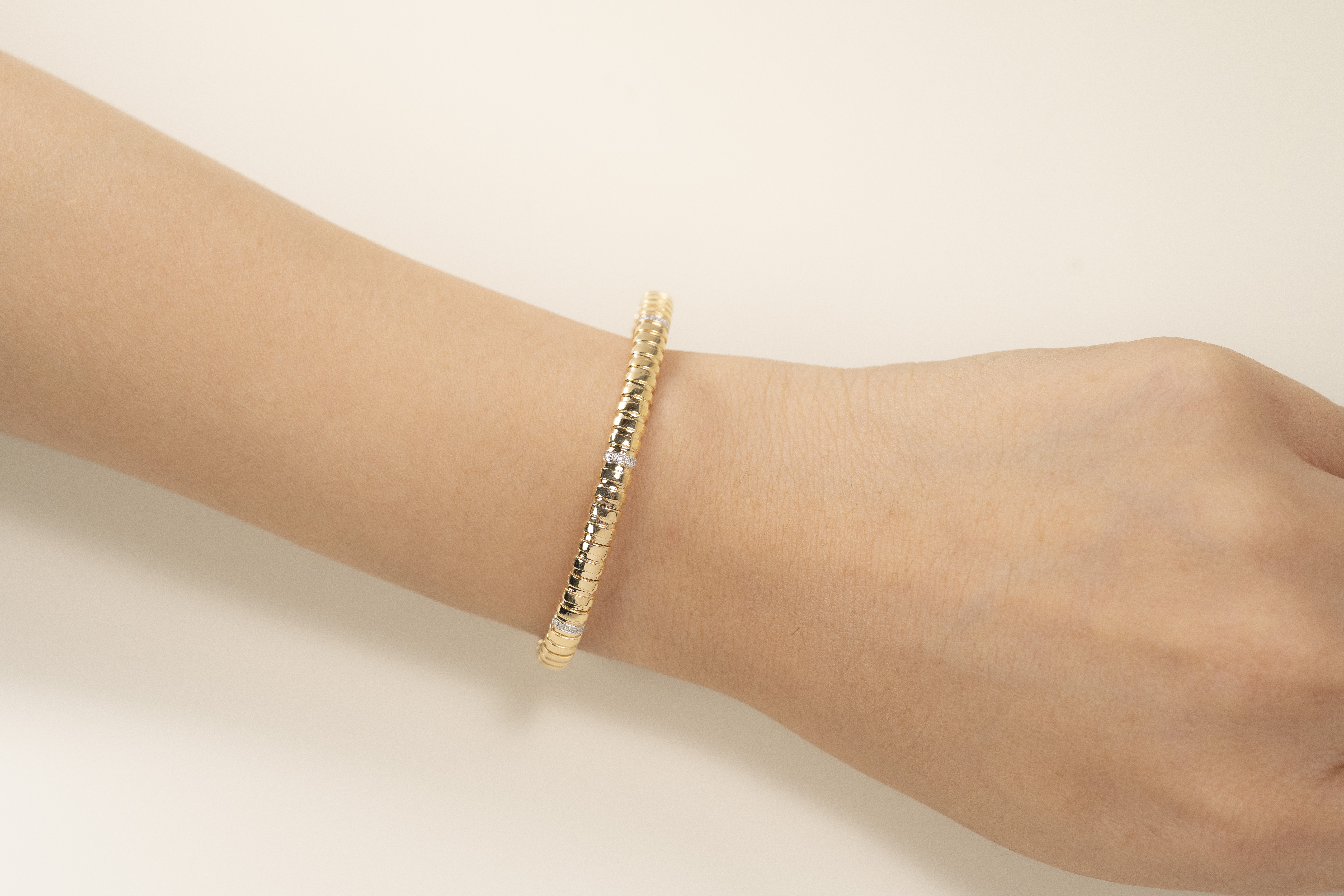 #(L) 18K échelle Diamond Bangle