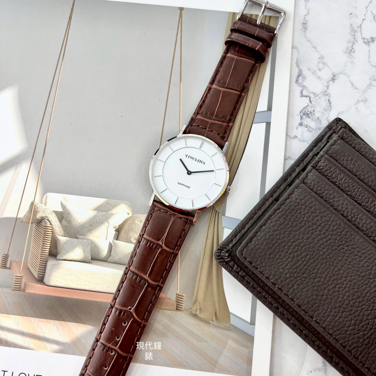 【TIVOLINA 小紅帽】冷冽銀鋼皮革錶MAS7003-WP 40mm 現代鐘錶