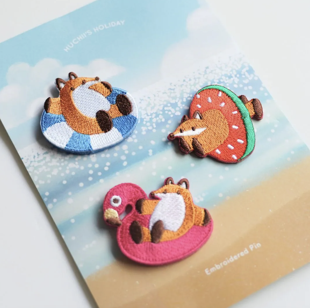 你好工作室｜夏日狐吉 刺繡別針組