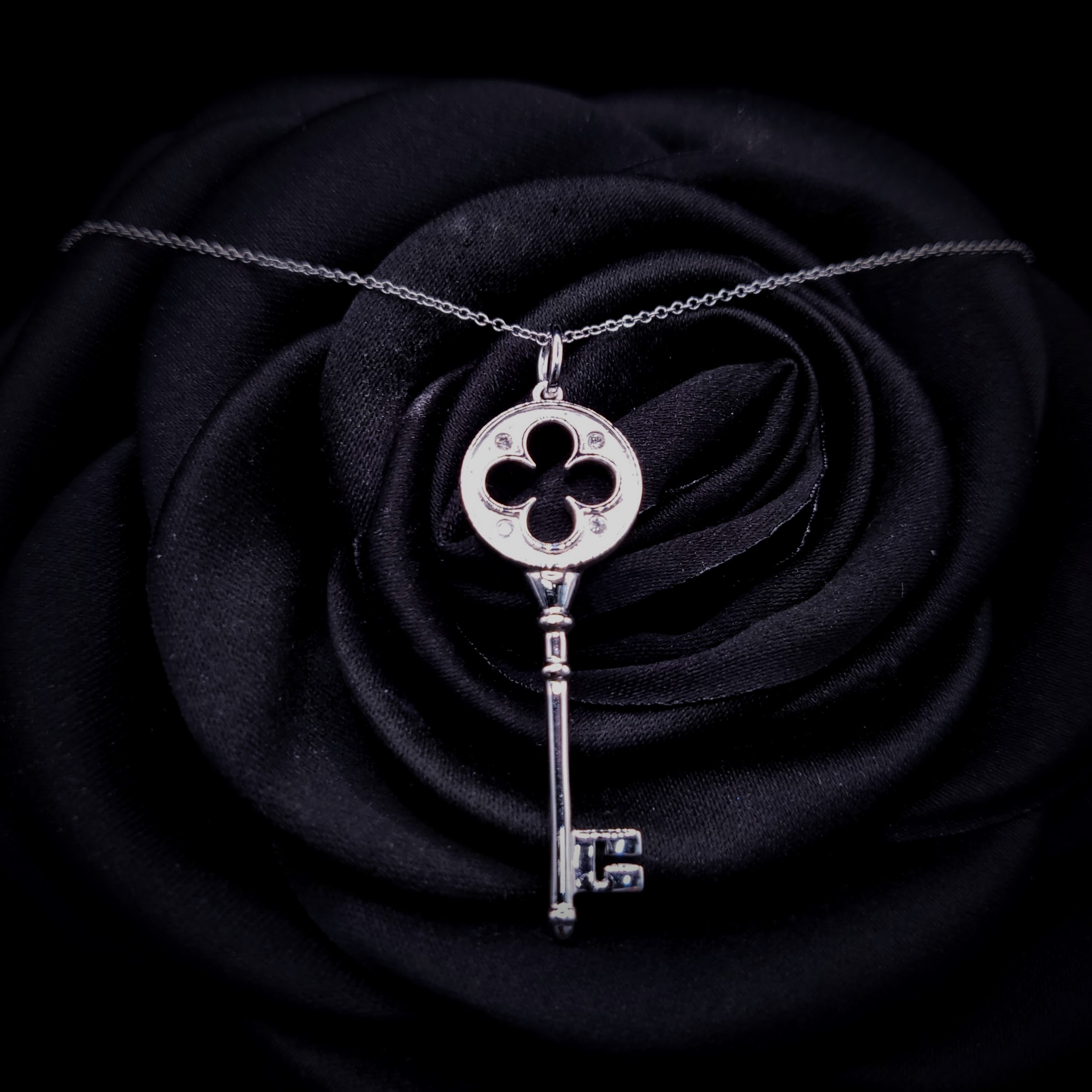 18K White Gold 0.03ct Diamond Pendant