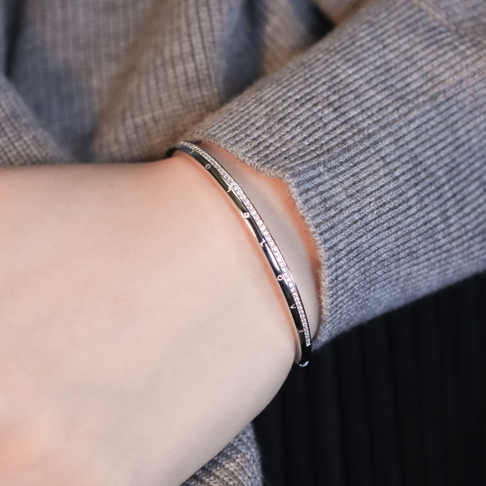 | 925純銀・厚鍍白金 | 深刻的愛意手鐲 | BR1406 |