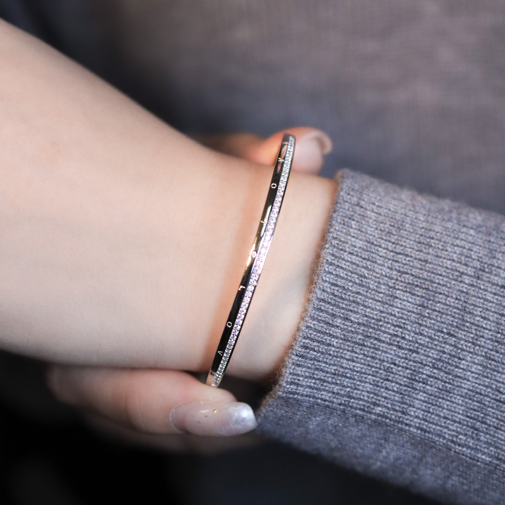 | 925純銀・厚鍍白金 | 深刻的愛意手鐲 | BR1406 |