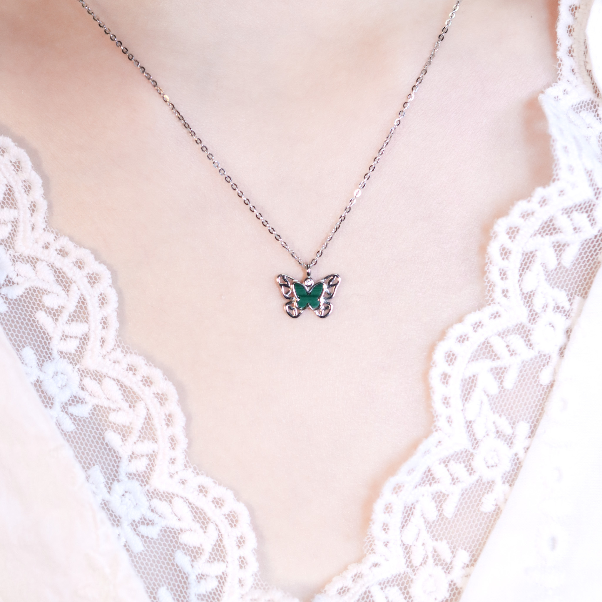 | 925純銀・白金 | 漫綠小蝶願項鍊 | NE1491 |
