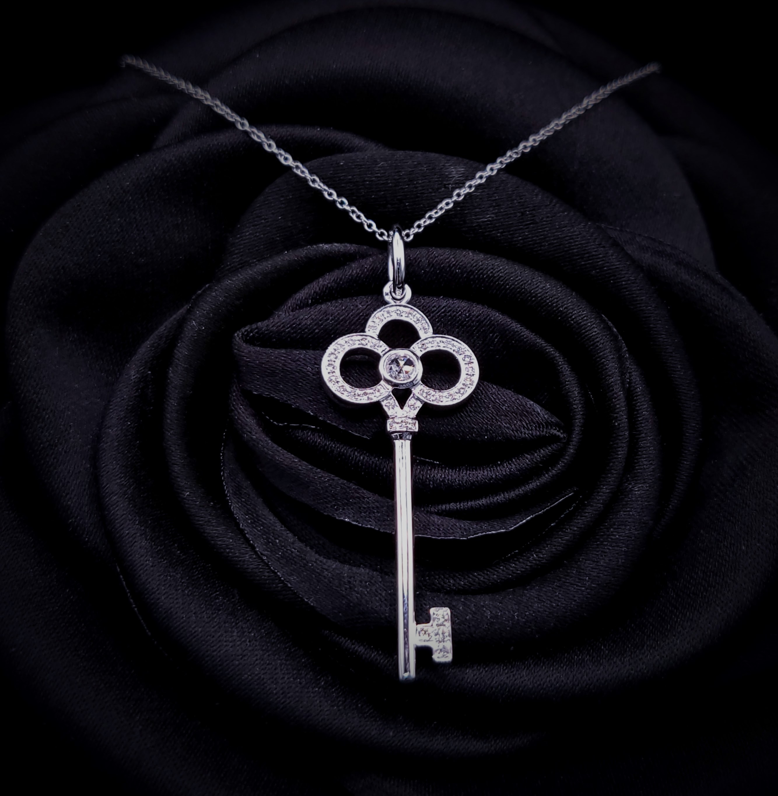 18K White Gold 0.17ct Diamond Pendant