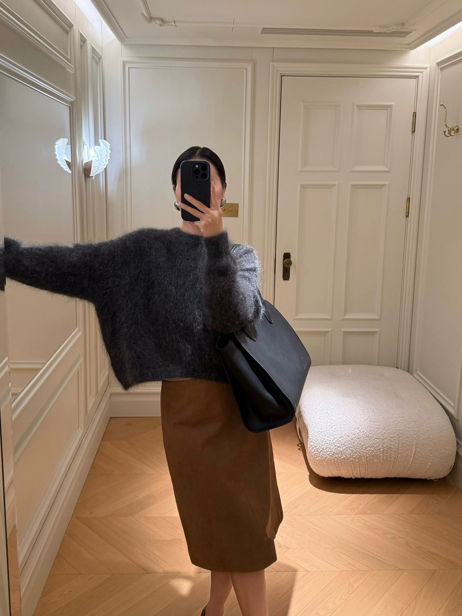 可愛女子毛海感圓領柔軟針織上衣-F / 2色 (Elegant & Love)