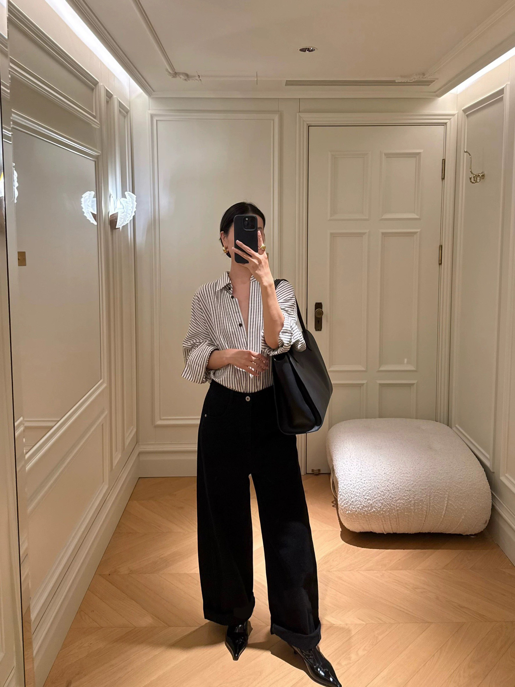 反摺褲管造型挺版直筒牛仔褲-S-L / 2色 (Elegant & Love)