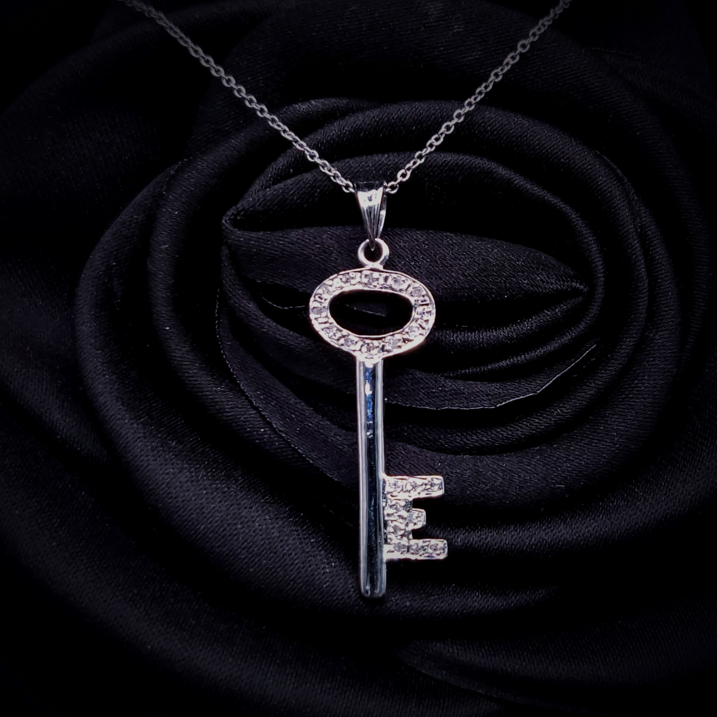 226 White Gold 0.05ct Diamond Pendant