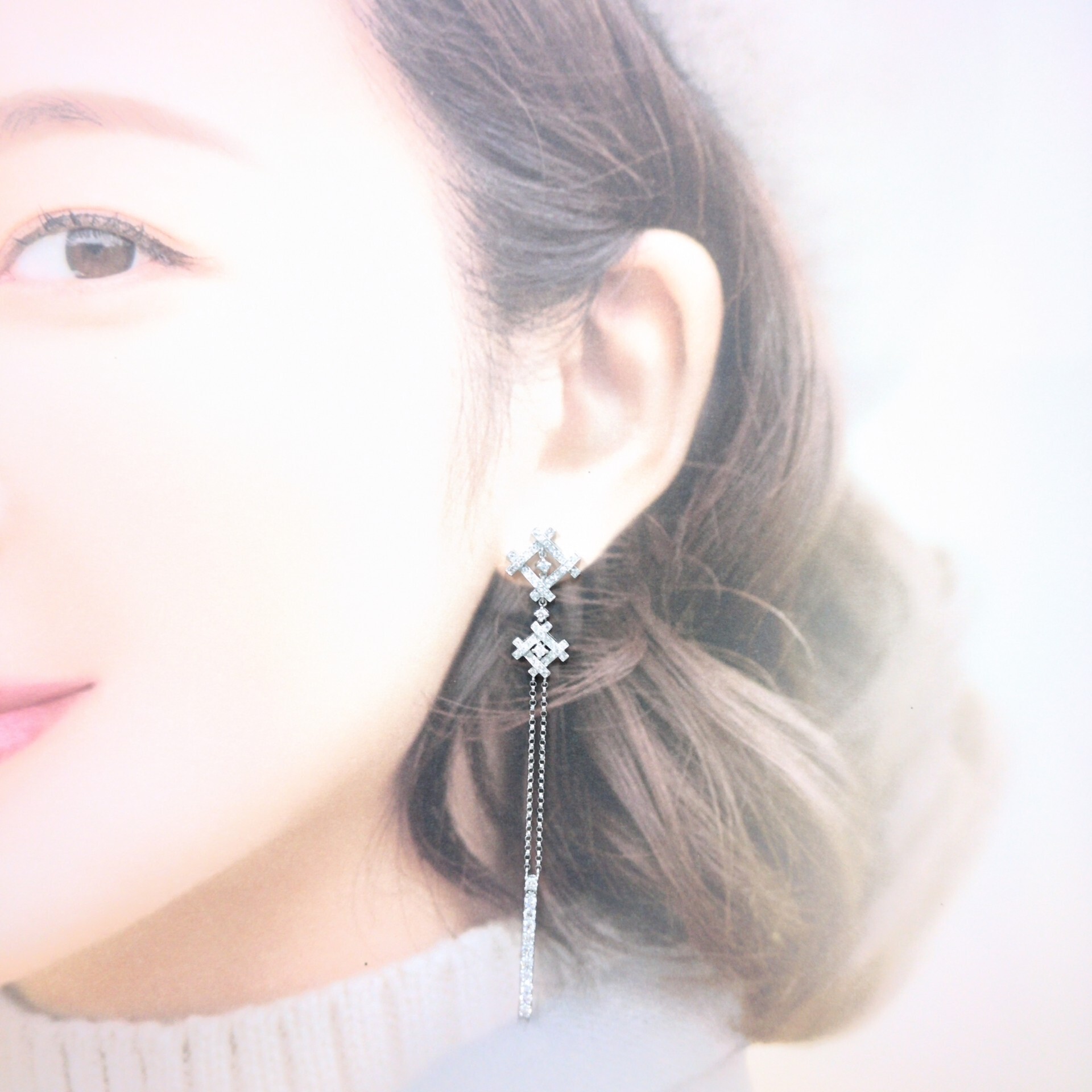 18K White Gold 1.39ct Diamond Dropped Earrings