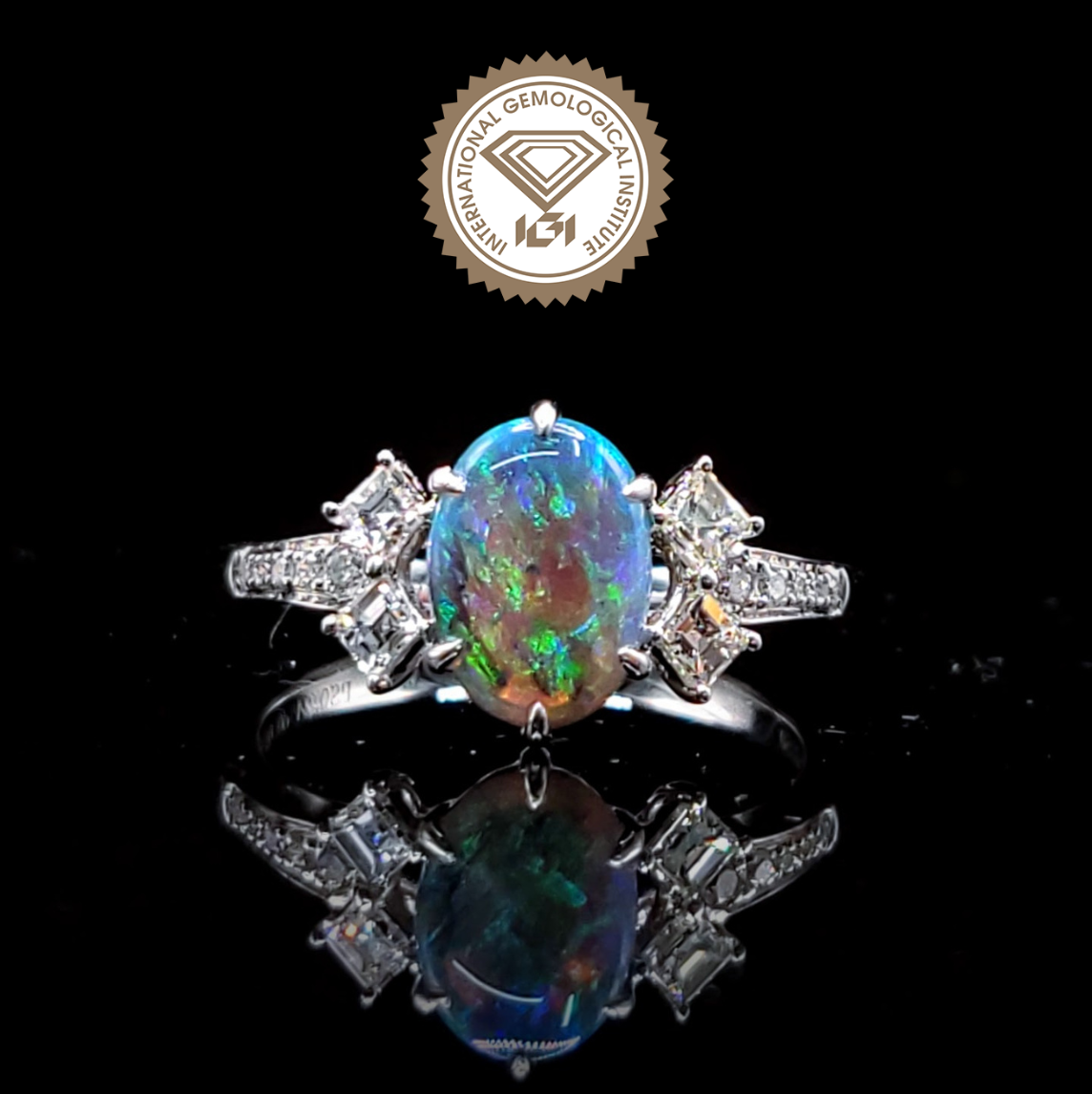 18K White Gold 0.67ct Opal and Diamond Ring