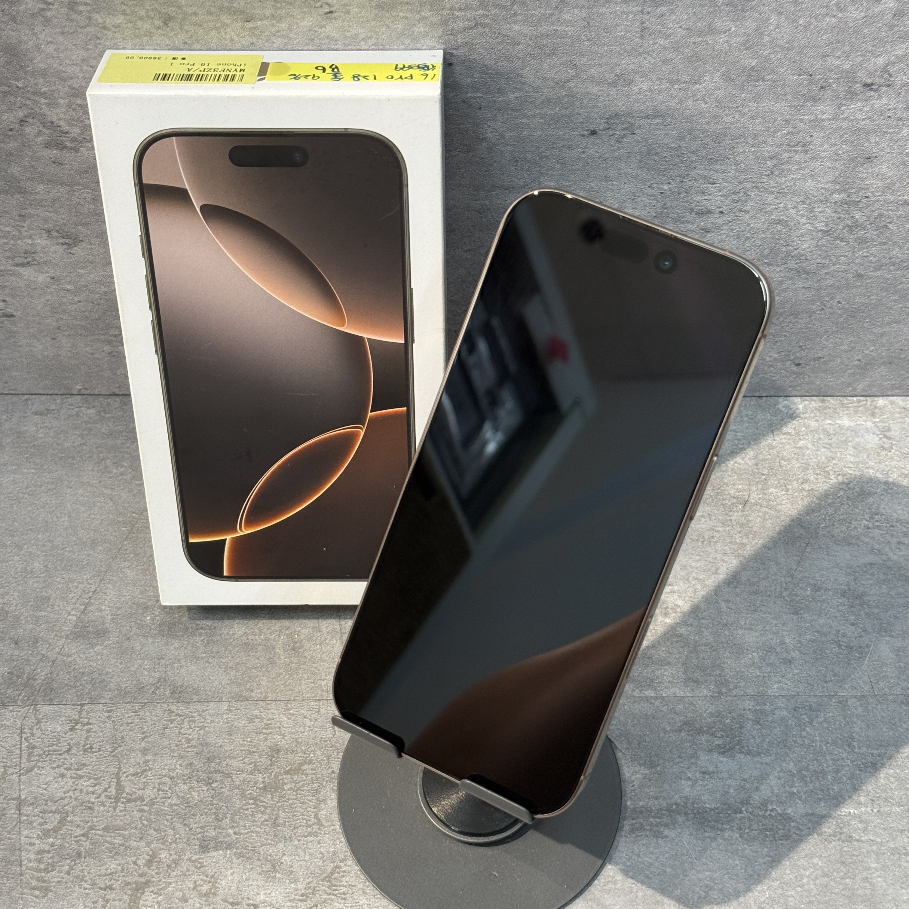 【二手】iPhone 16 Pro 128G 金色