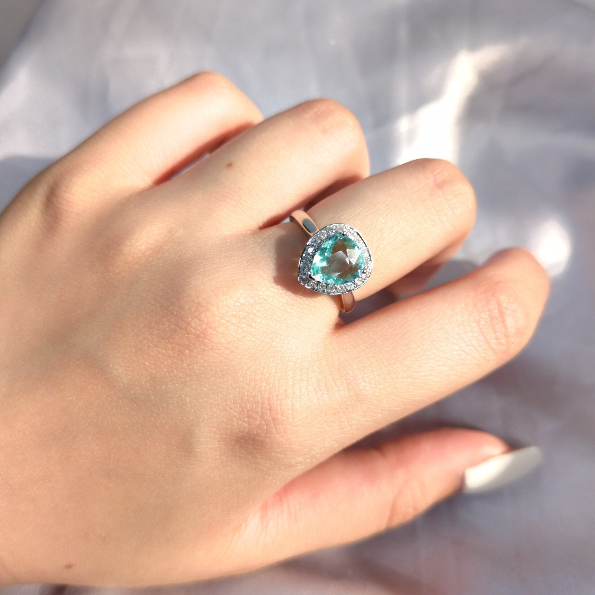 18K White Gold 1.22ct Paraiba and Diamond Ring