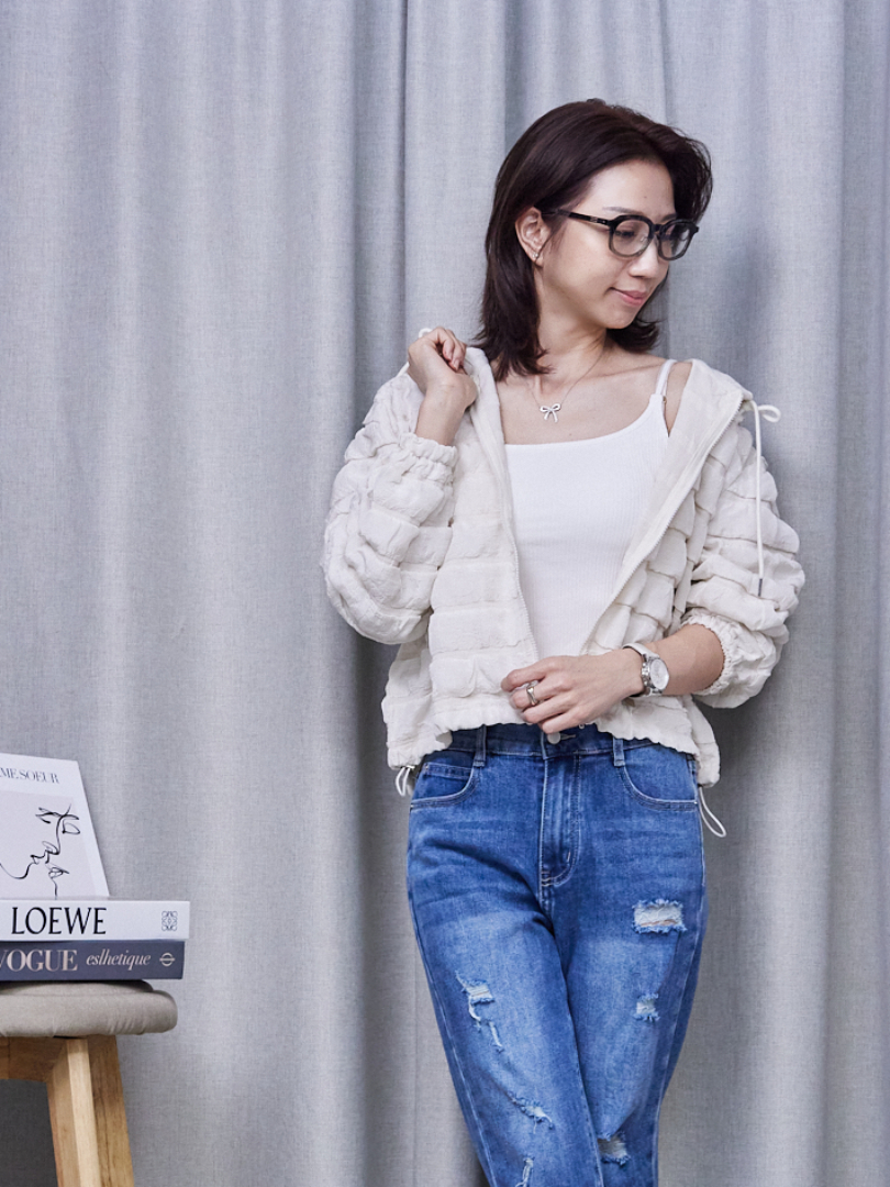 輕盈的材質也能穿出細節感與時髦度外搭