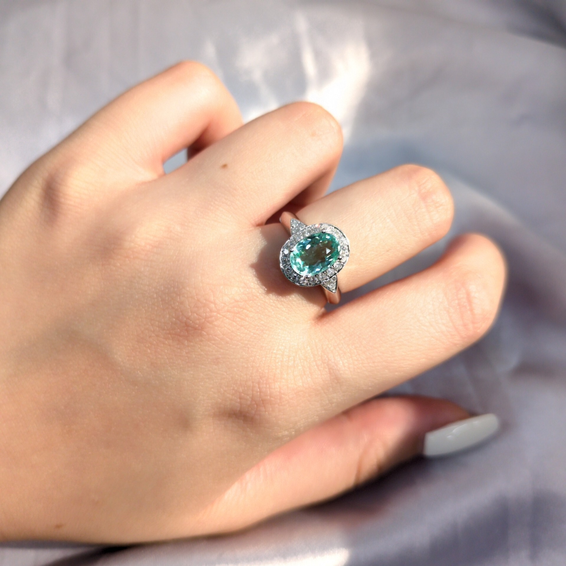 18K White Gold 1.51ct Paraiba and Diamond Ring