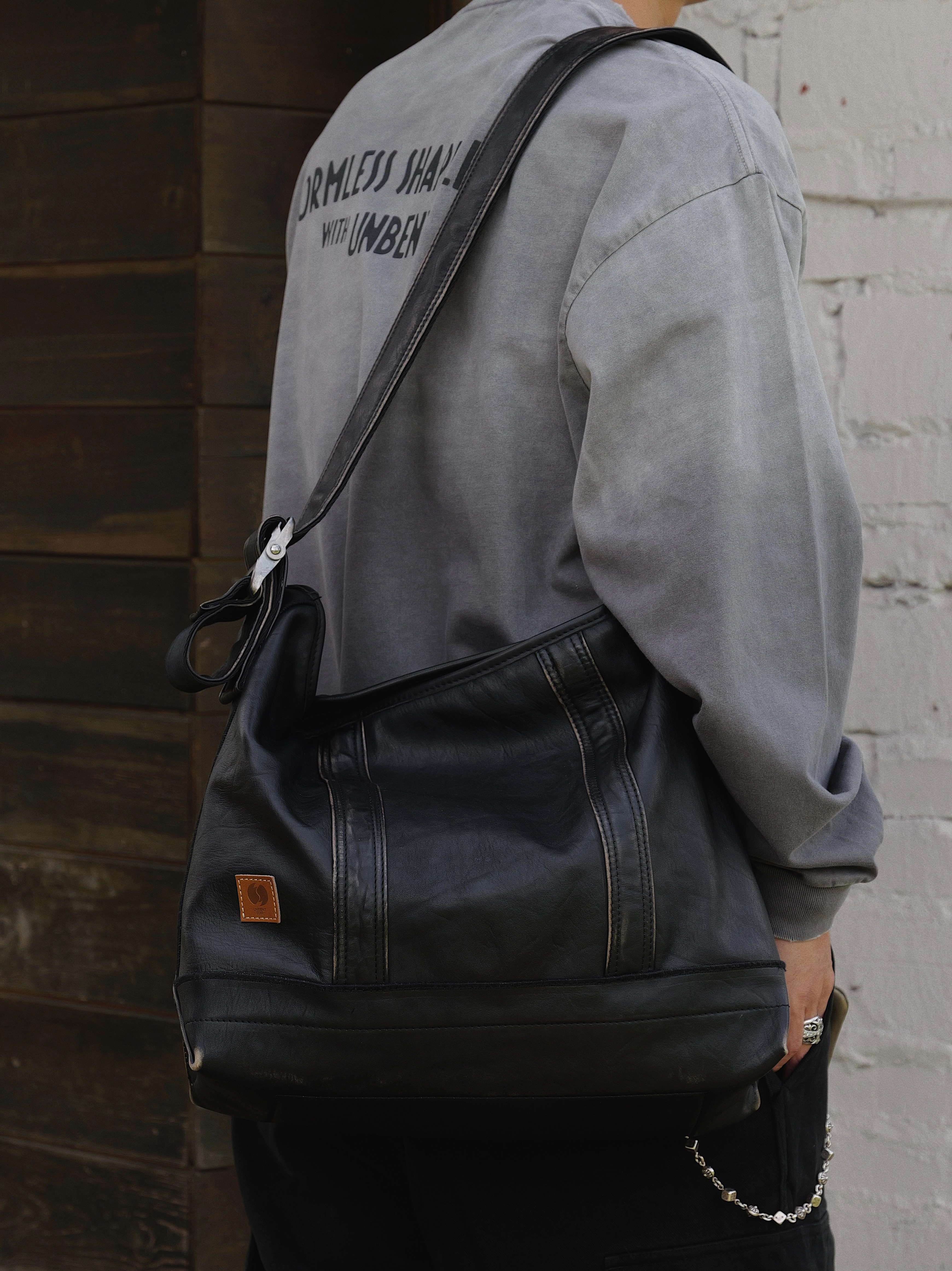 #預購 UNBENT 25AW 重磅馬皮 復古做舊 大容量單肩斜胯包 兩色