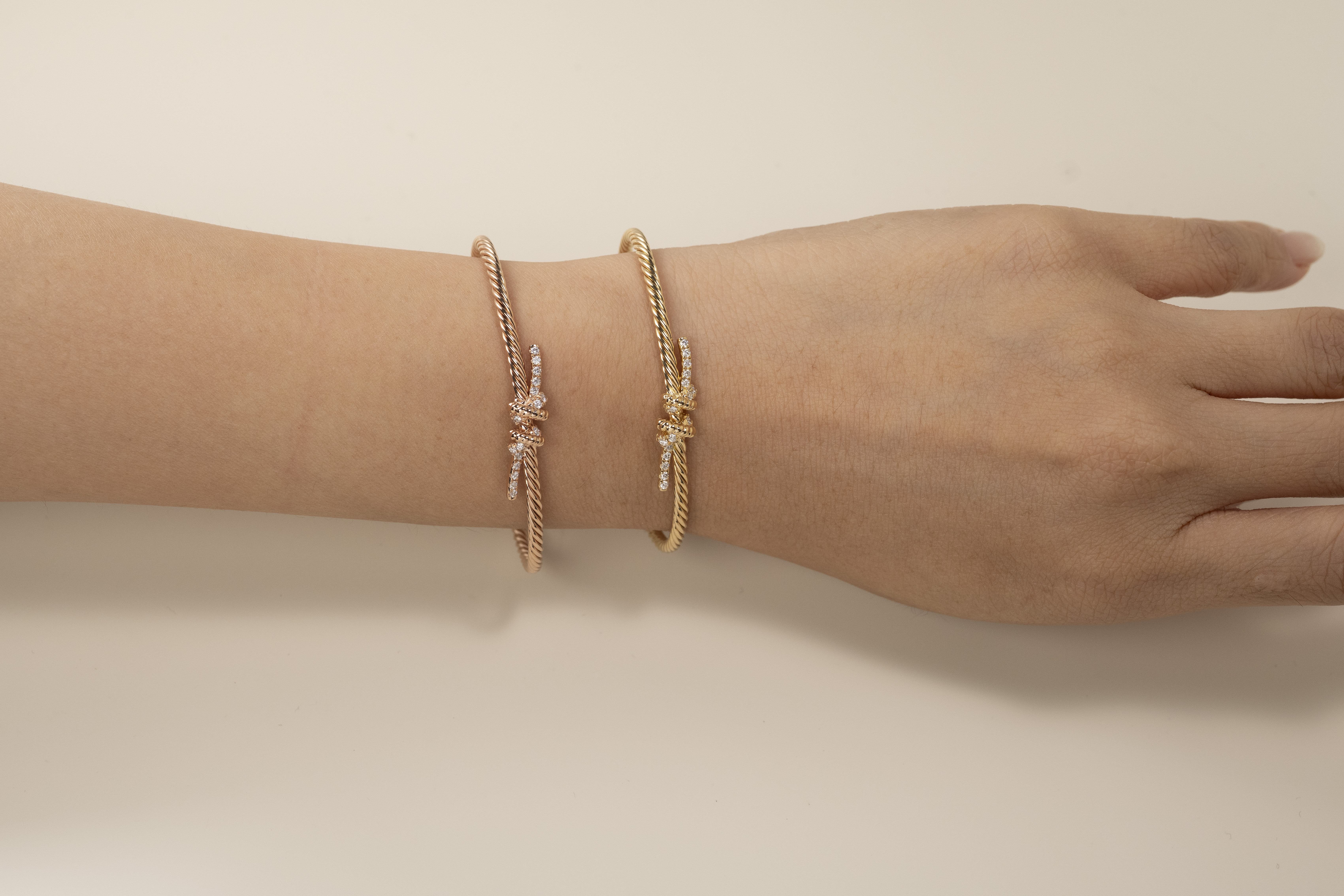 18K Fishermen Knot Diamond Bangle