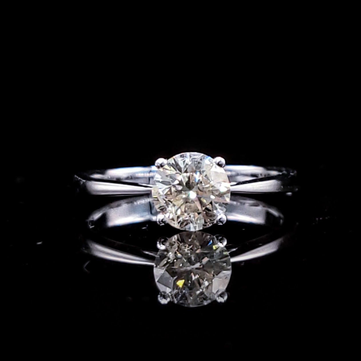 18K White Gold 0.83ct Diamond Ring