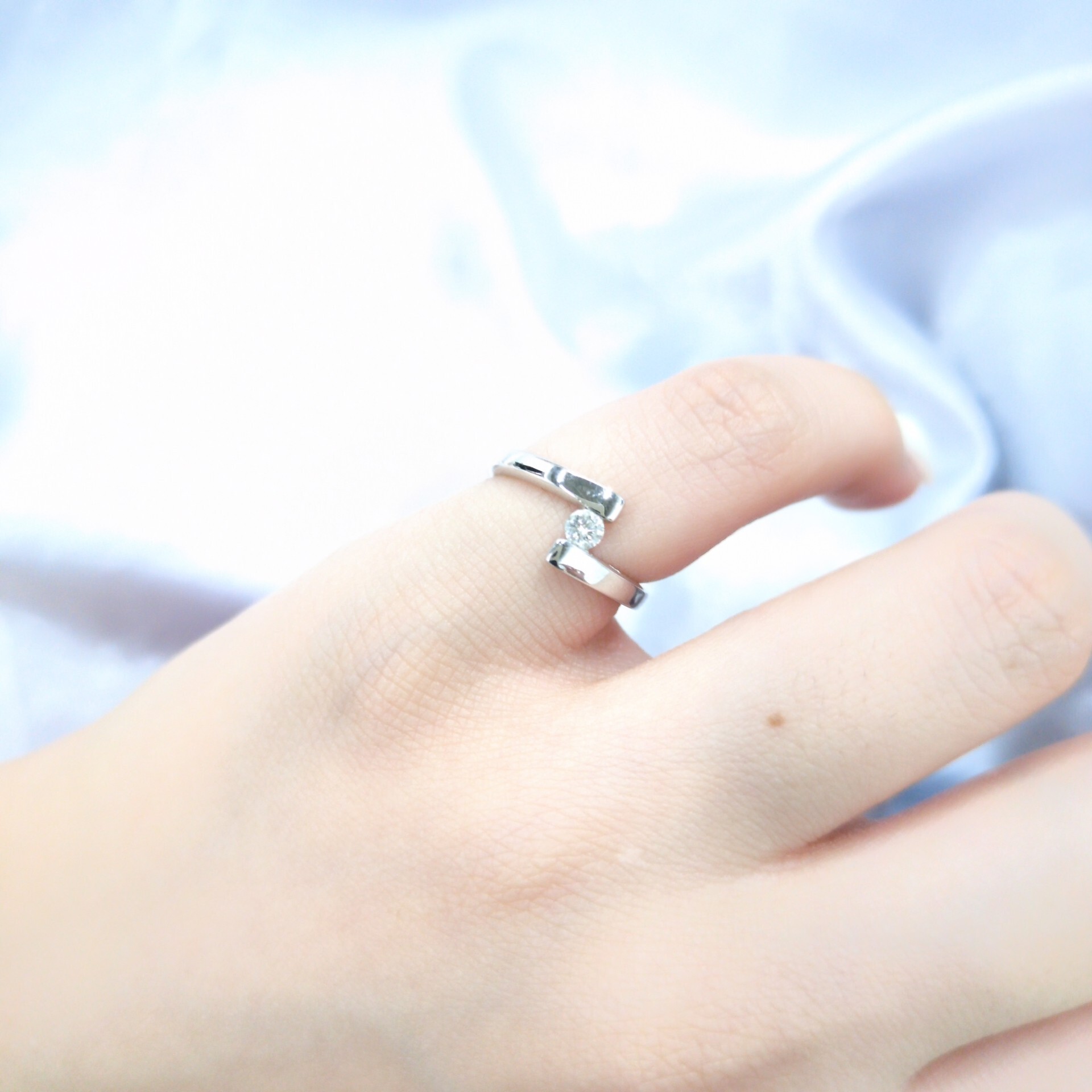 18K White Gold 0.10ct Diamond Ring