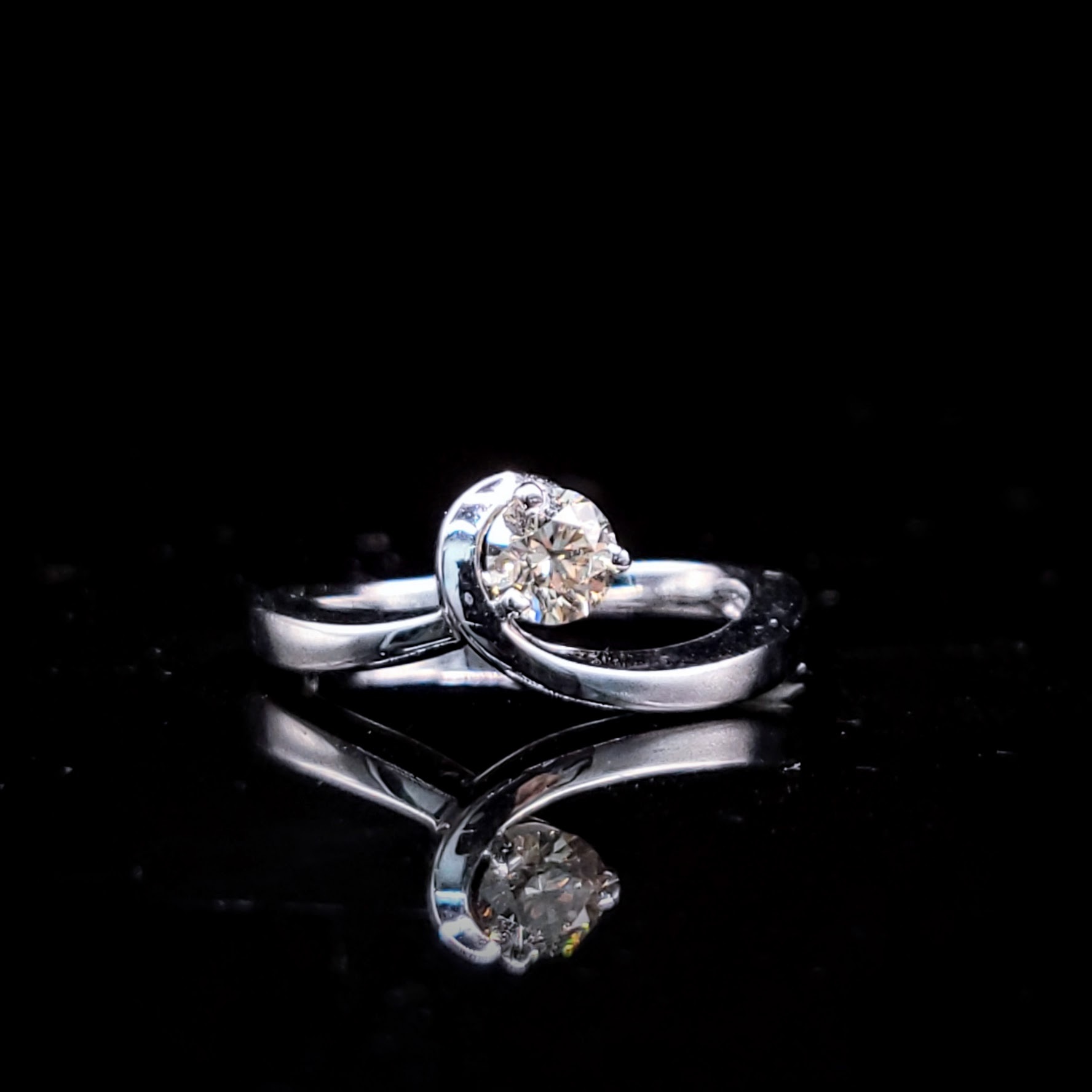 18K White Gold 0.30ct Fancy Champagne Diamond Ring