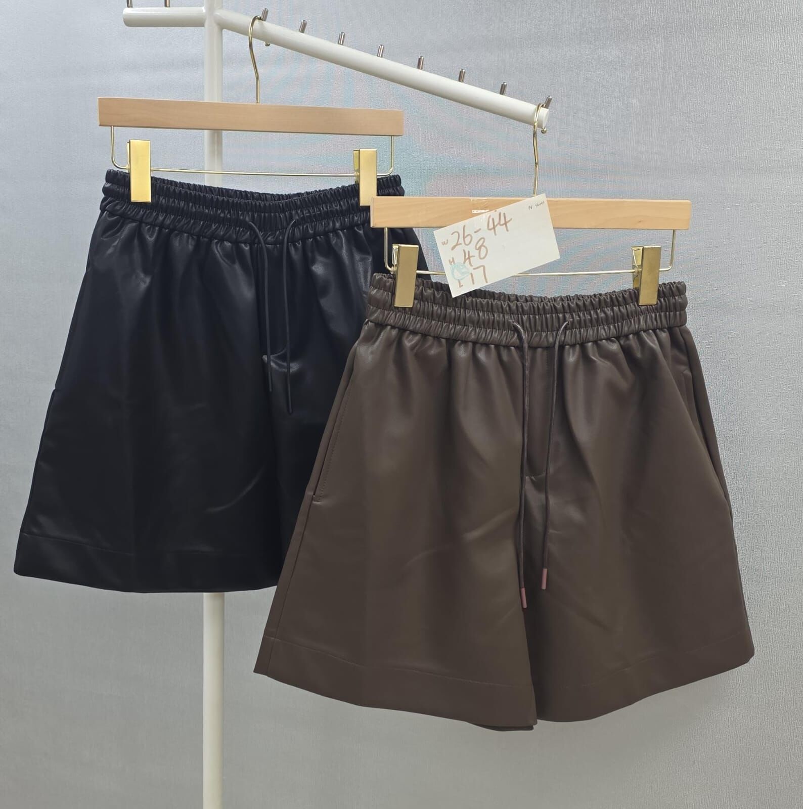 Cf1624  橡筋腰防皮短褲  腰26-44  hip48  長17  共享優惠：購物滿3件每件減$20