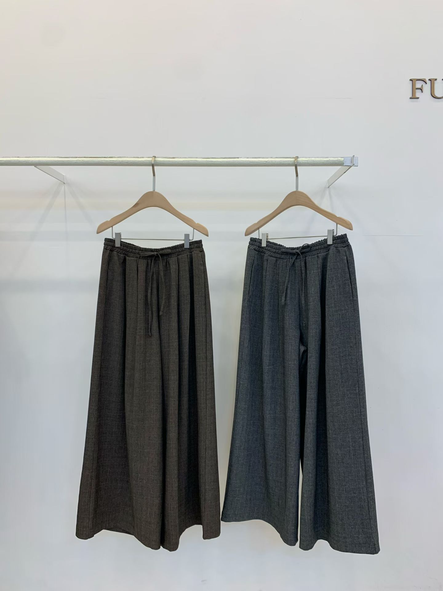 FP5114 鬆緊綁帶格紋西褲