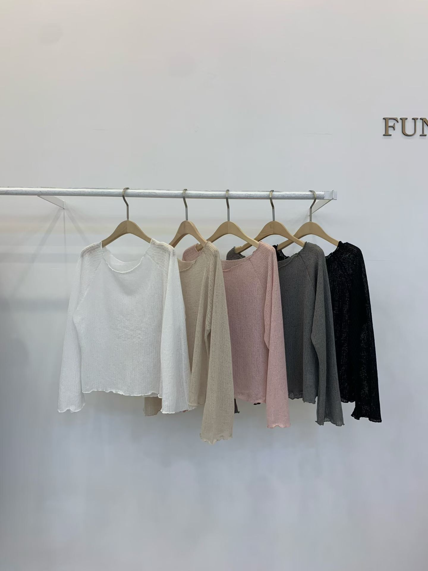 FP5116 編織透膚滾邊上衣