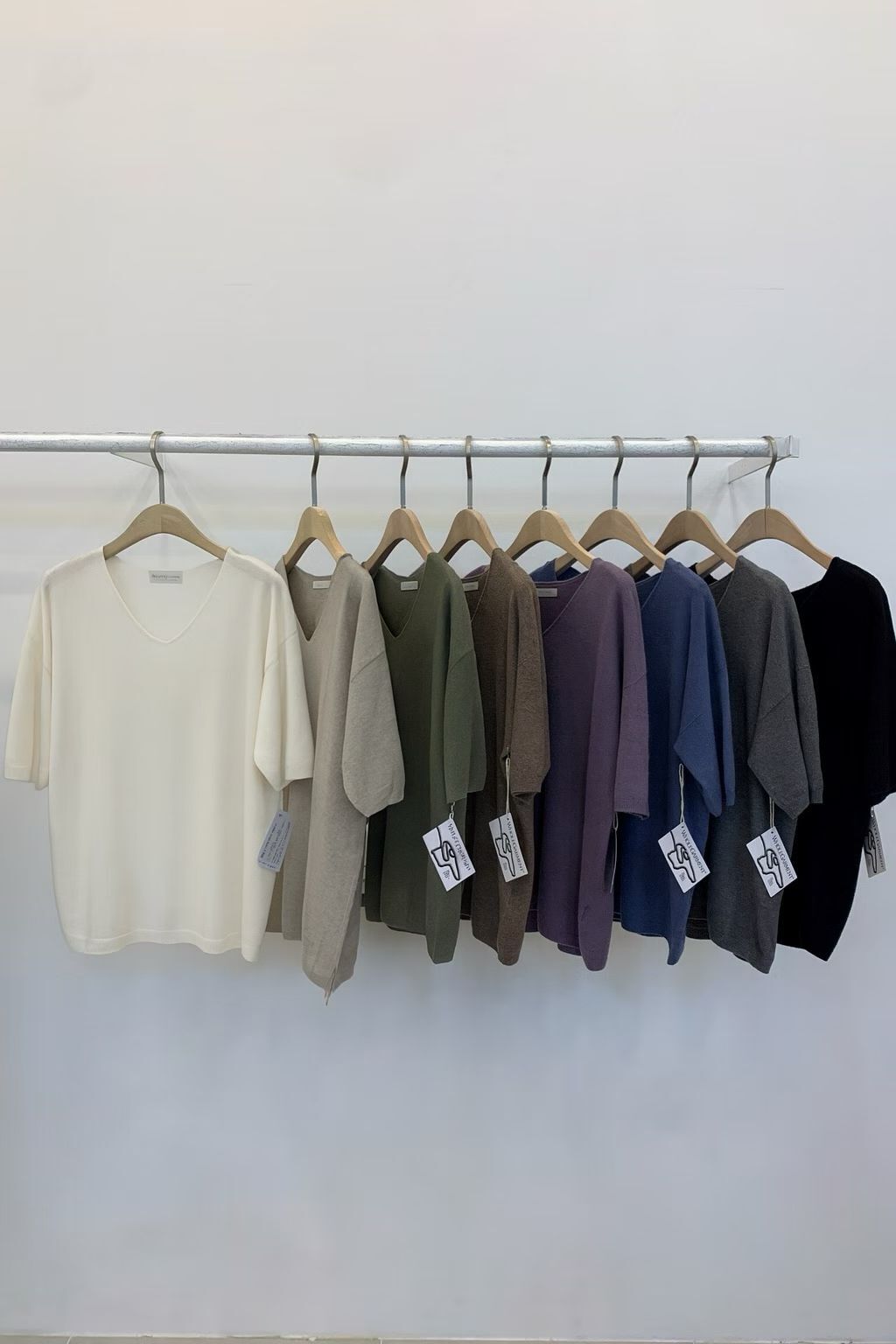 FP5124 經典V領短袖毛衣