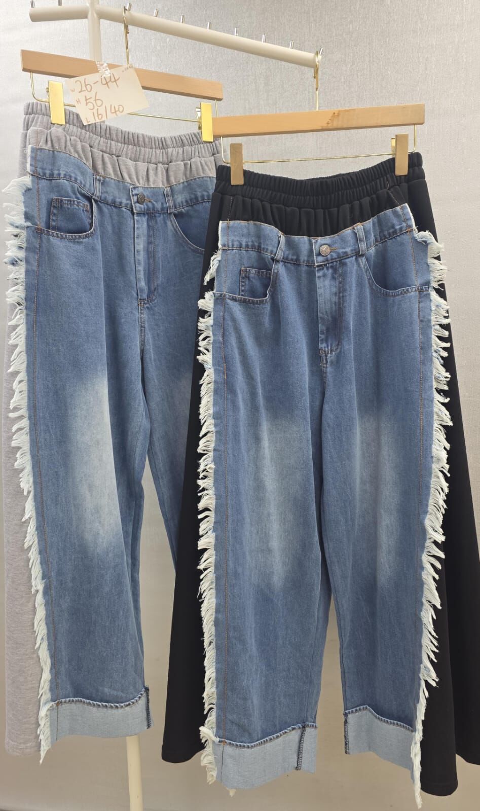Cf1629  兩側鬚鬚拼布牛仔褲   腰26-44  hip56  共享優惠：購物滿3件每件減$20