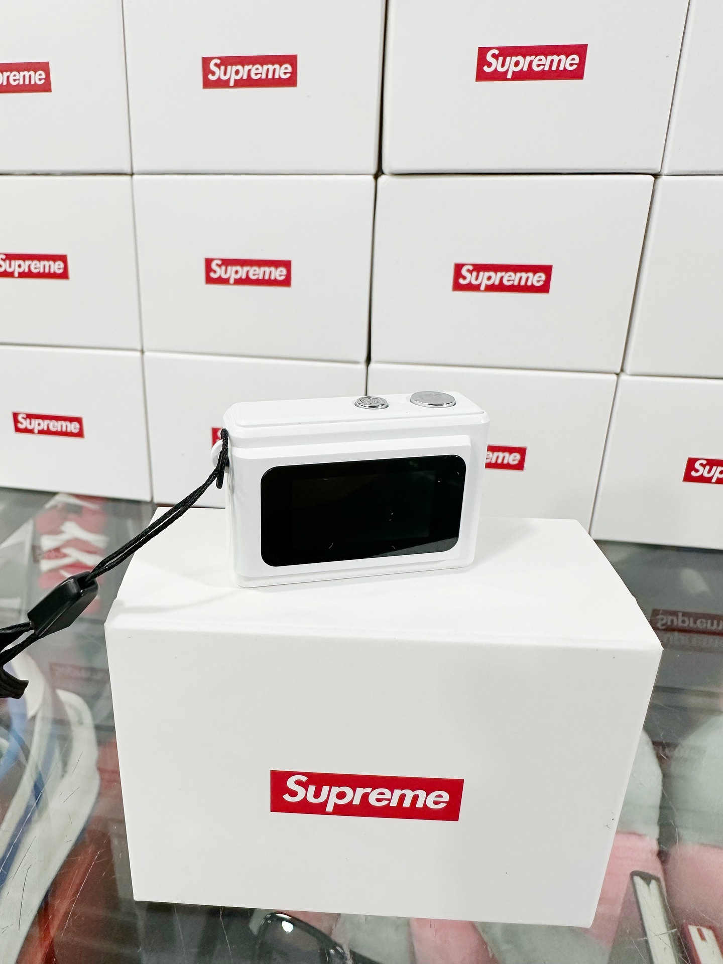SUPREME DIGITAL CAMERA KEYCHAIN 數碼相機