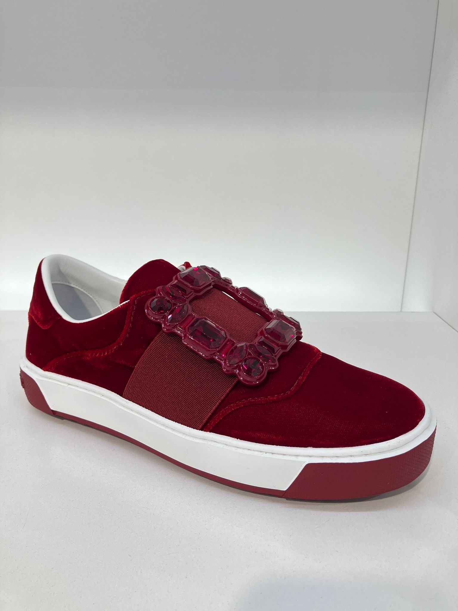 Roger Vivier RV very Vivier strass velvet sneakers Red