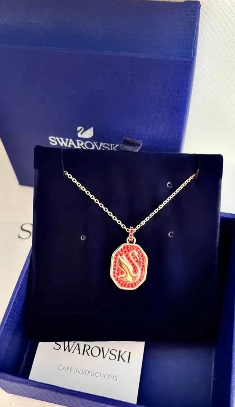 【預購】Swarovski H101718 天鵝標誌吊墜頸鏈