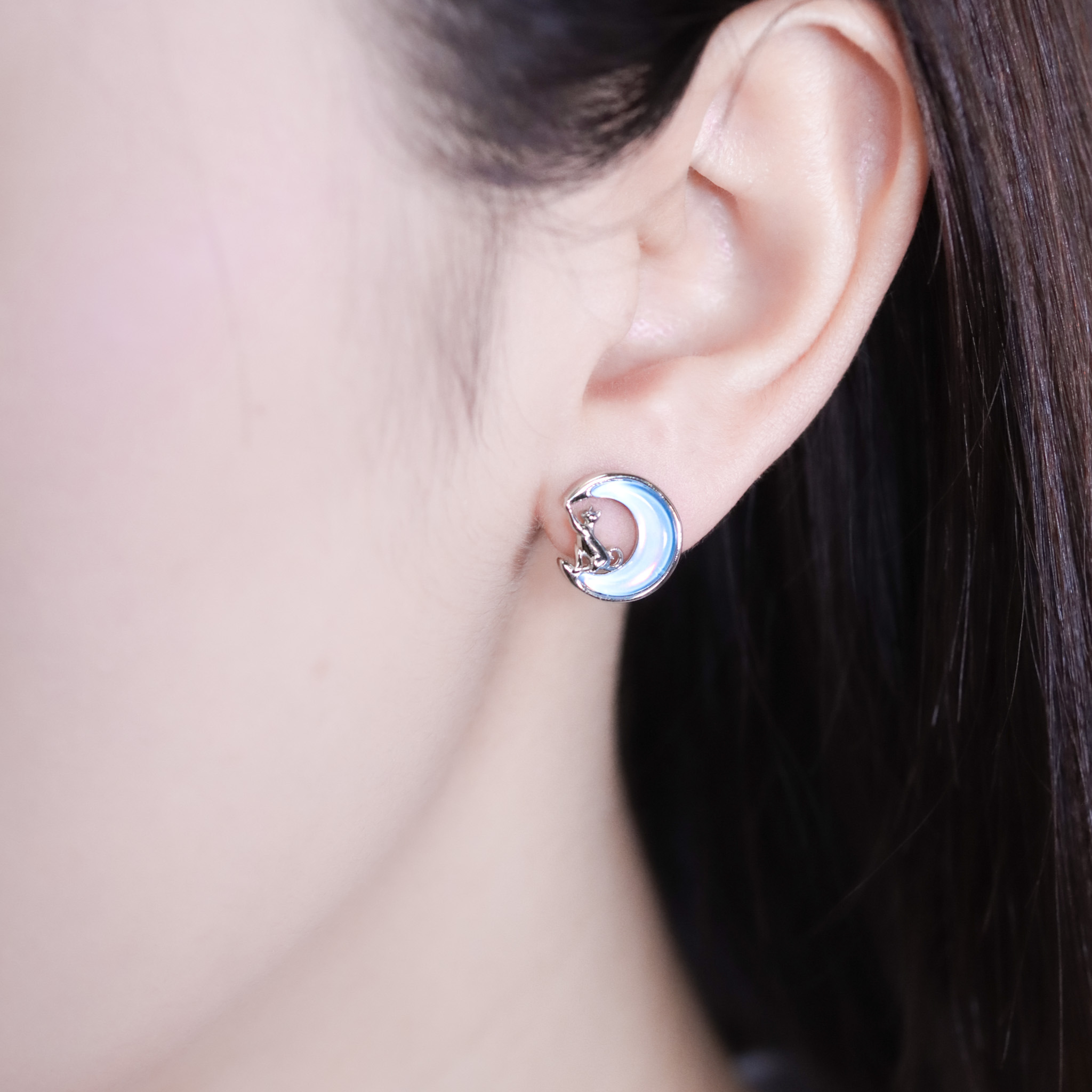 | 925純銀・厚鍍白金 | 喵趣月亮奏耳環 | EA1055 |