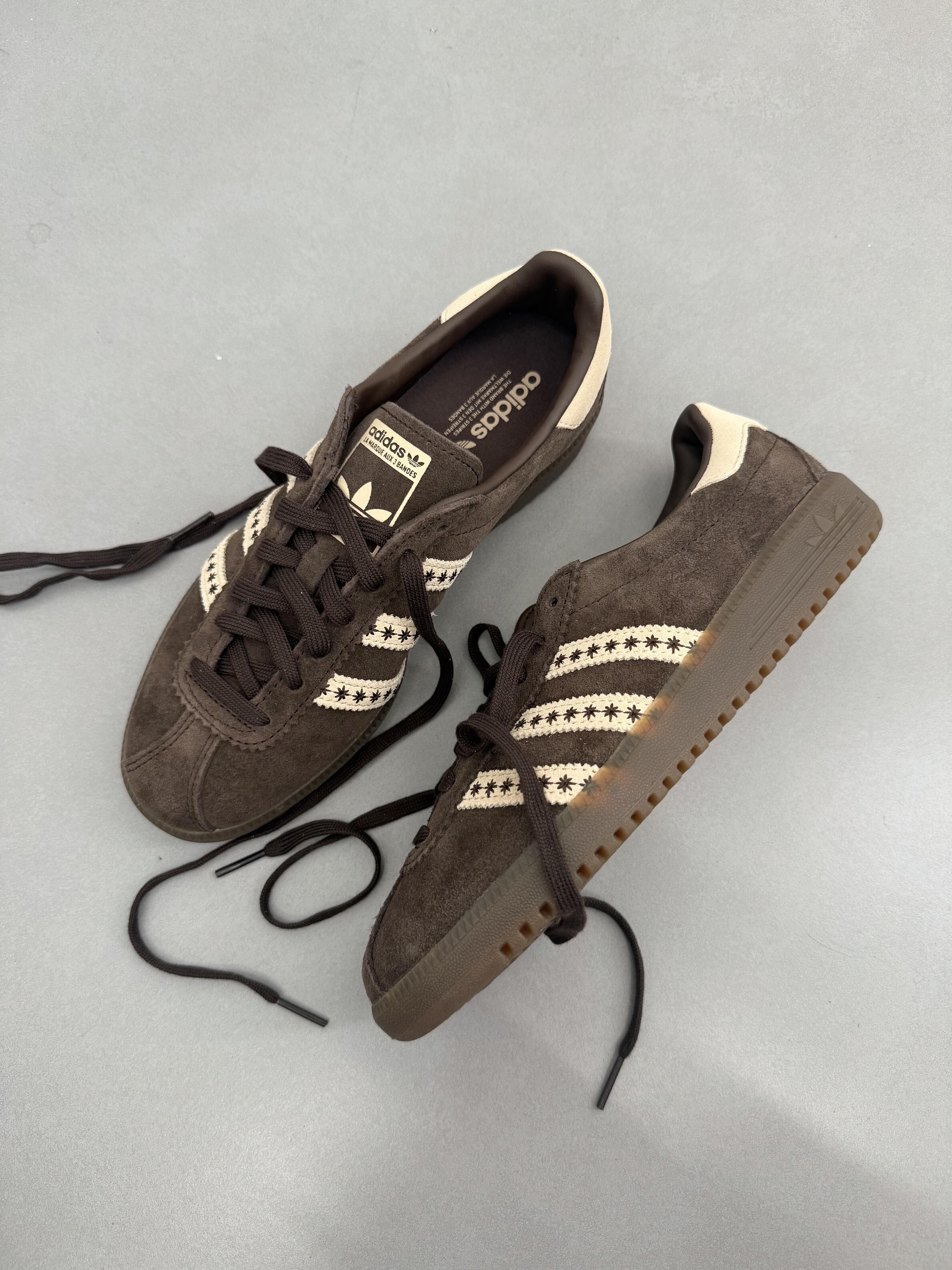 Adidas Originals Bermuda 摩卡棕焦糖 咖啡色 深棕色 奶油色 小星星 麂皮 焦糖底 復古 德訓鞋 薄底鞋 JS3971/預購