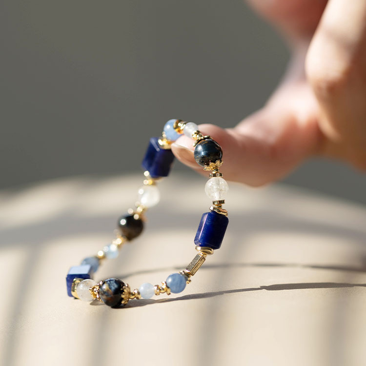 軌跡：藍紋石｜深藍彼得石｜藍兔毛｜藍晶石｜白幽靈