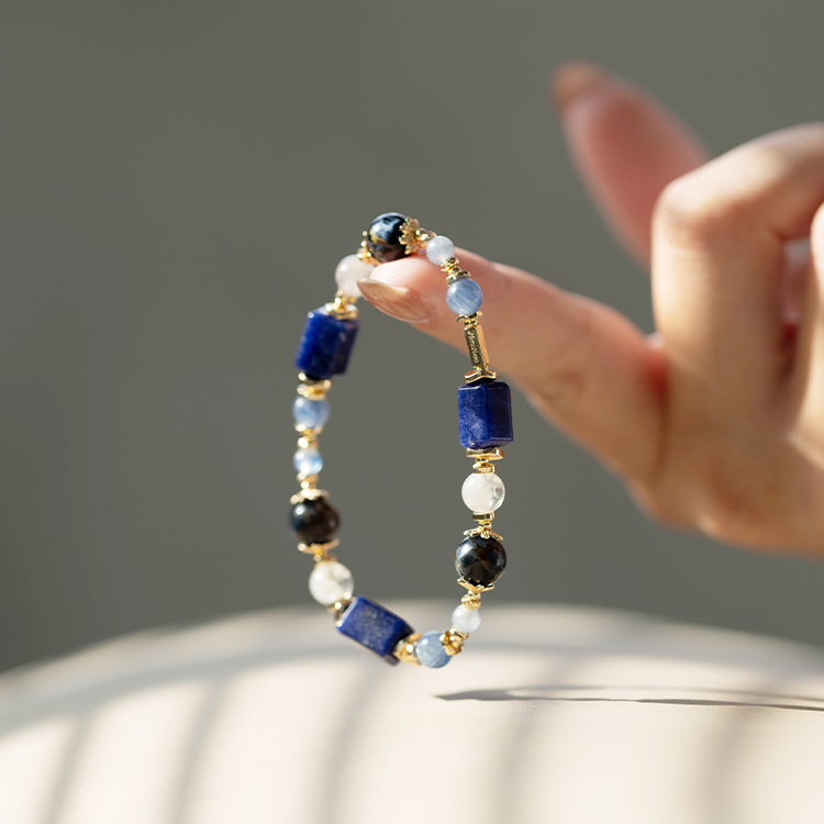 軌跡：藍紋石｜深藍彼得石｜藍兔毛｜藍晶石｜白幽靈