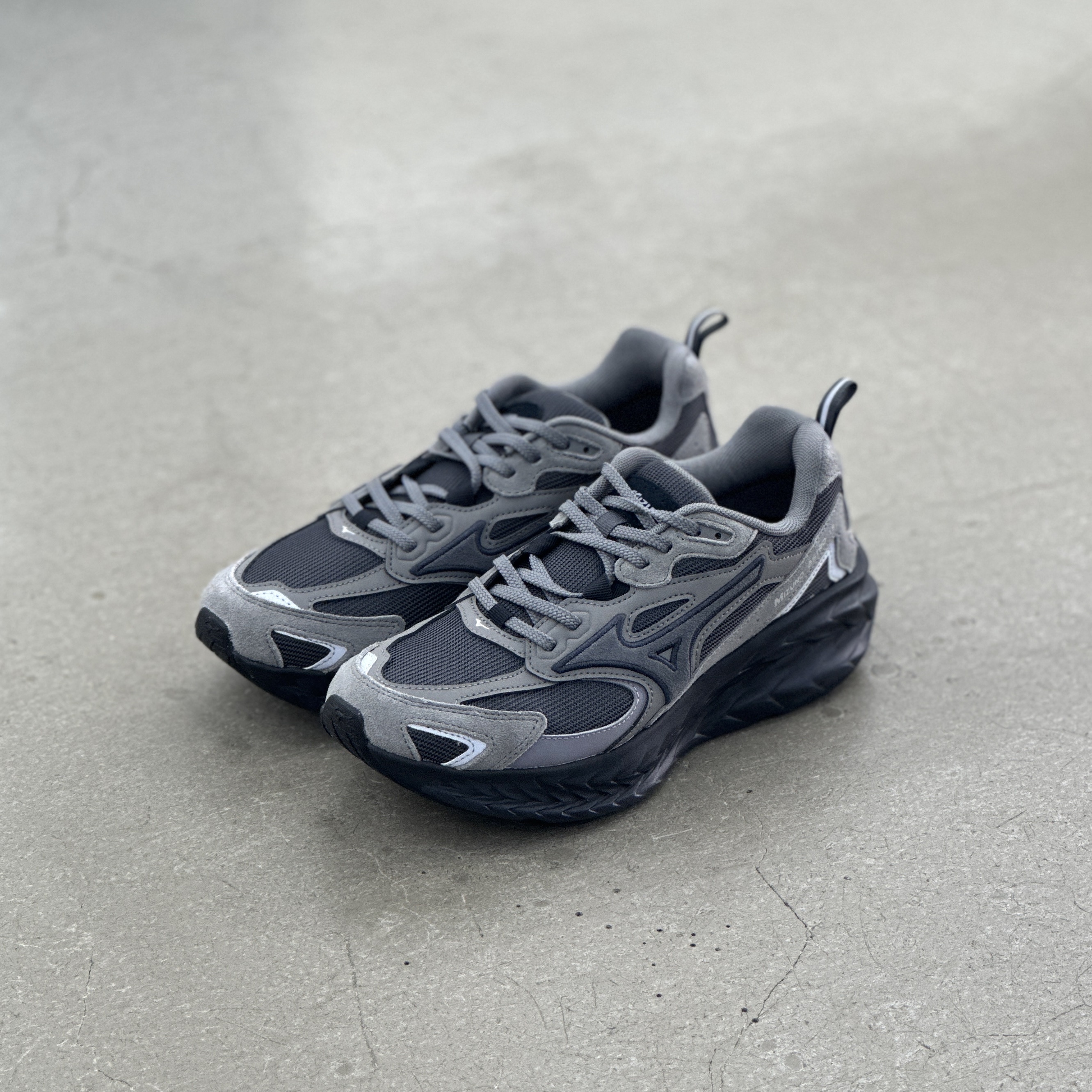 Mizuno Astro LS- Dark Grey |D1GH252102