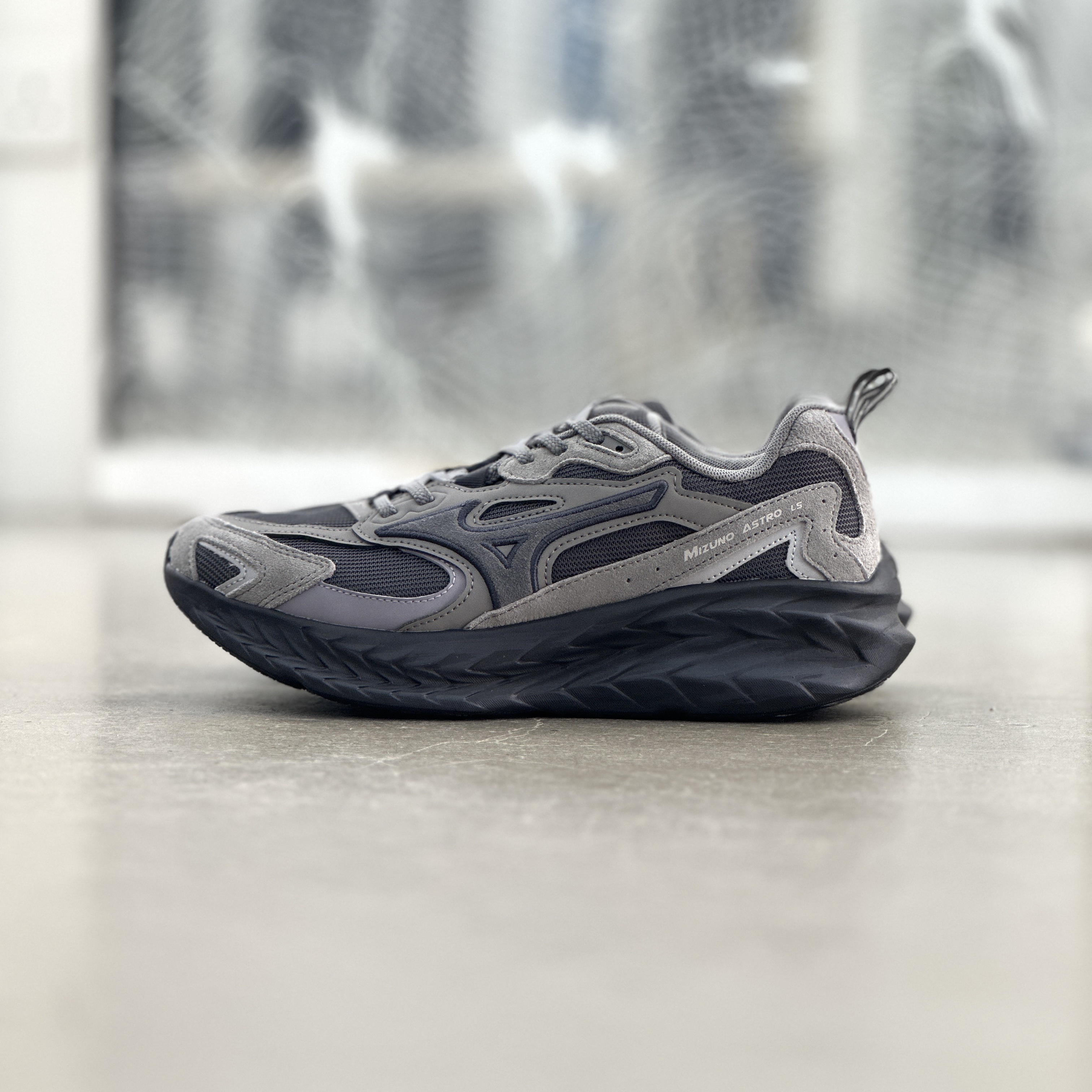 Mizuno Astro LS- Dark Grey |D1GH252102