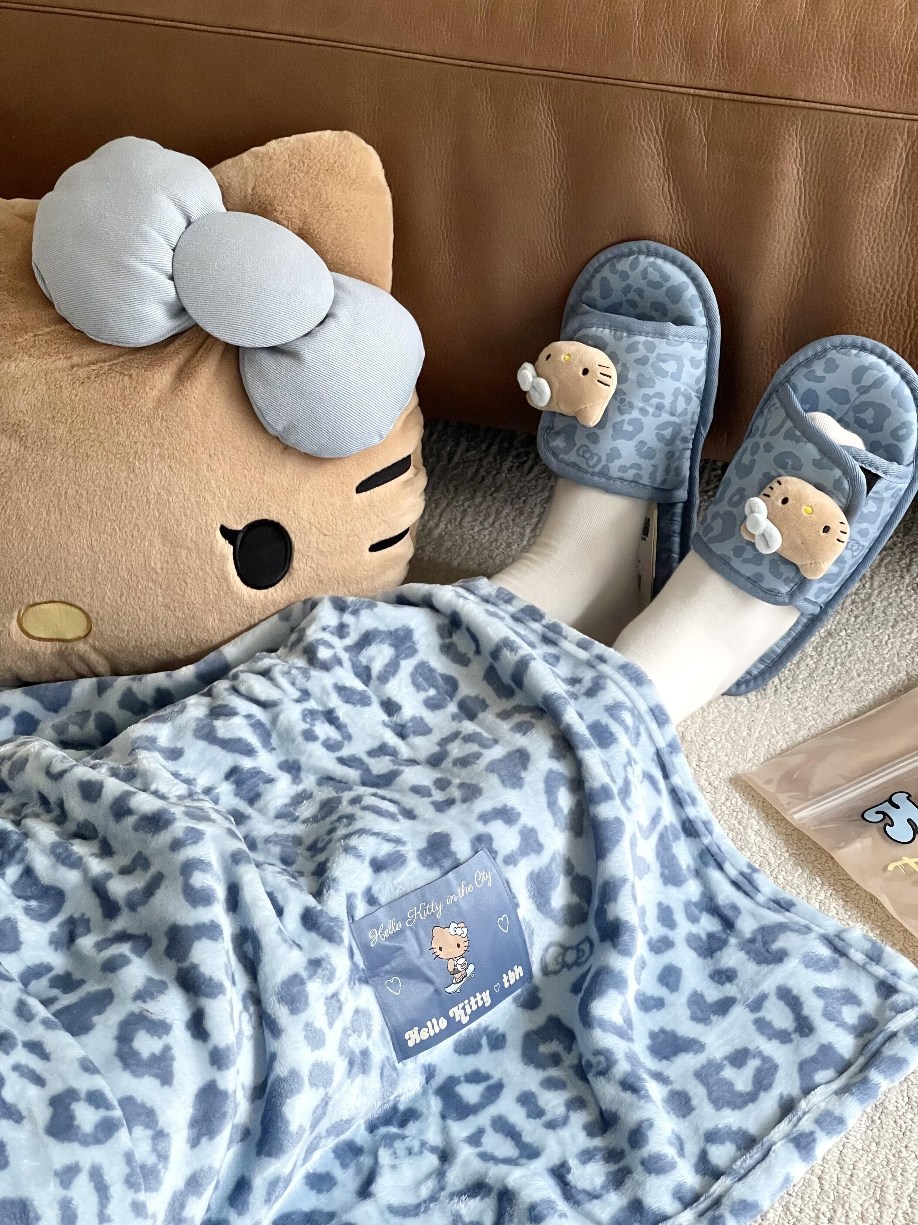 Hello Kitty x TBH 夏日黑皮系列 凱蒂貓 立體造型拖鞋 可調節 豹紋 室內拖鞋 居家拖鞋 2色/預購