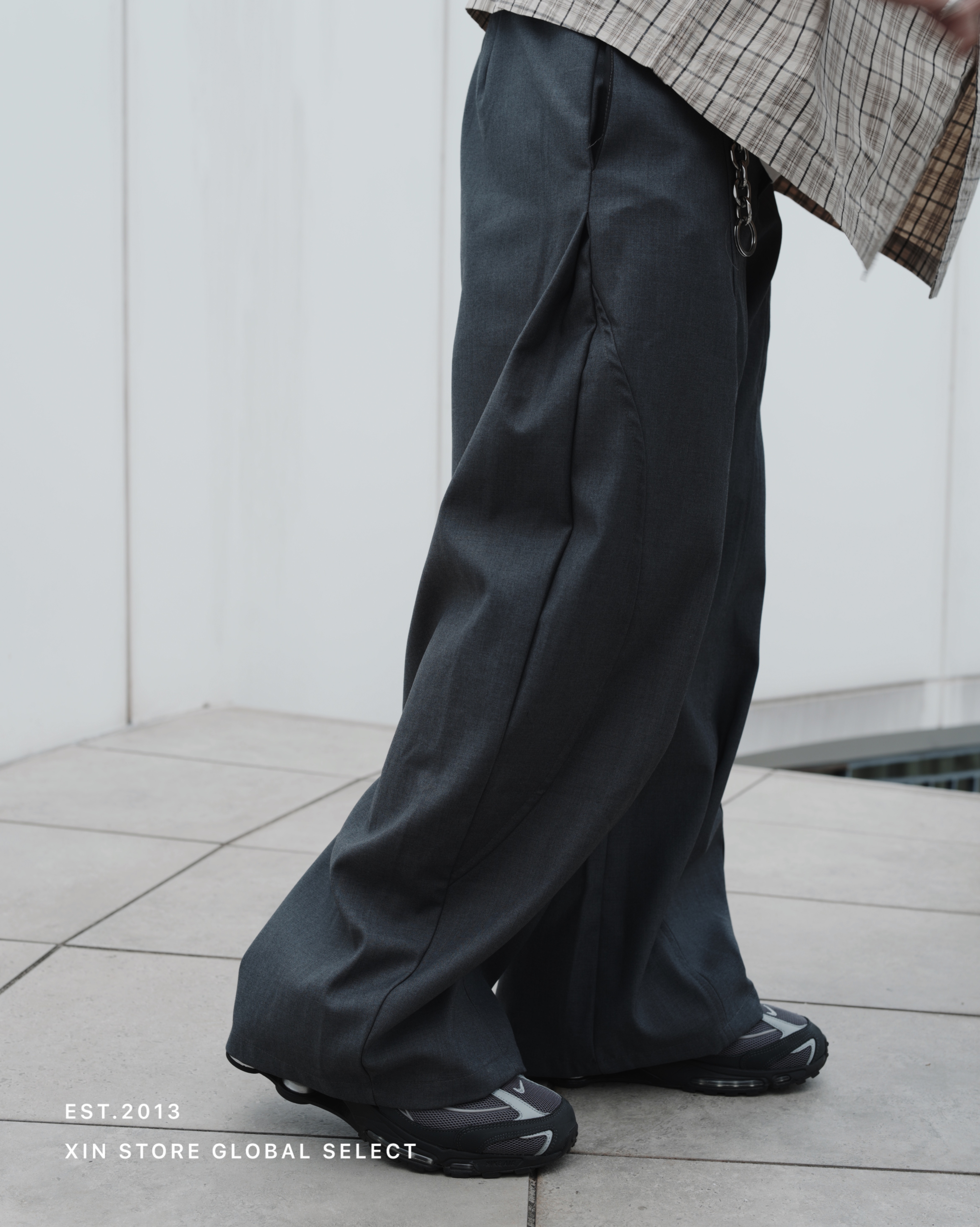 XIN SELECT 抓摺 繭形 摺線 彎刀 西裝褲 兩色 WK171