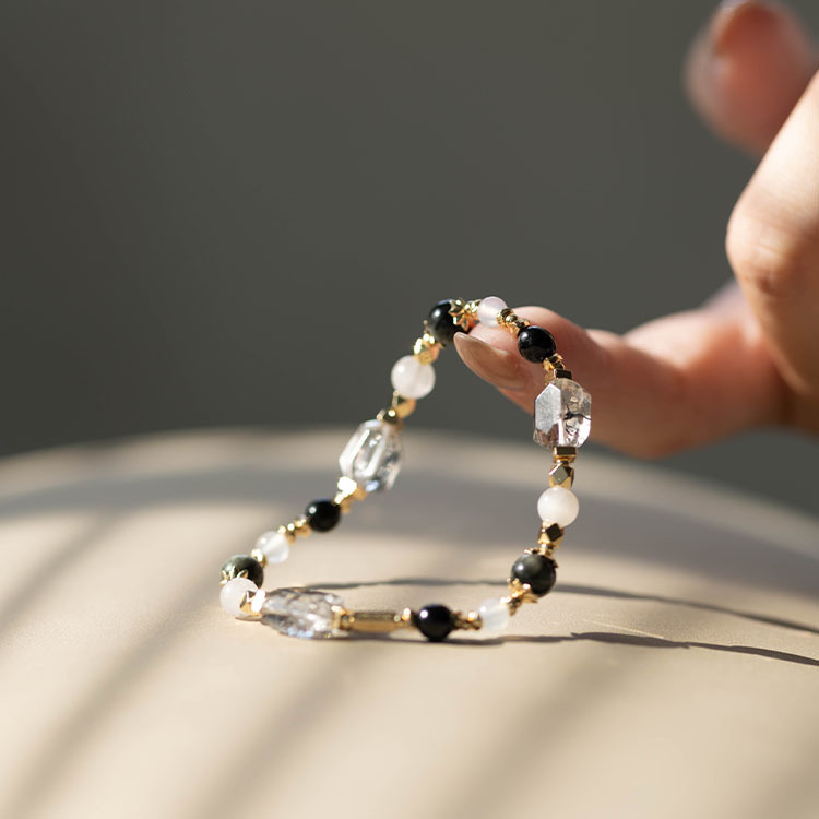 勇敢的人：黑髮晶｜金運石｜鷹眼石｜貓眼白兔毛｜白玉髓