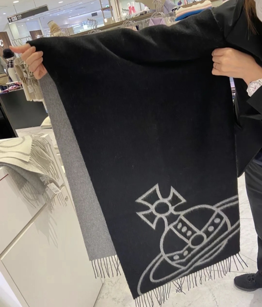 Vivienne Westwood 側面土星圍巾