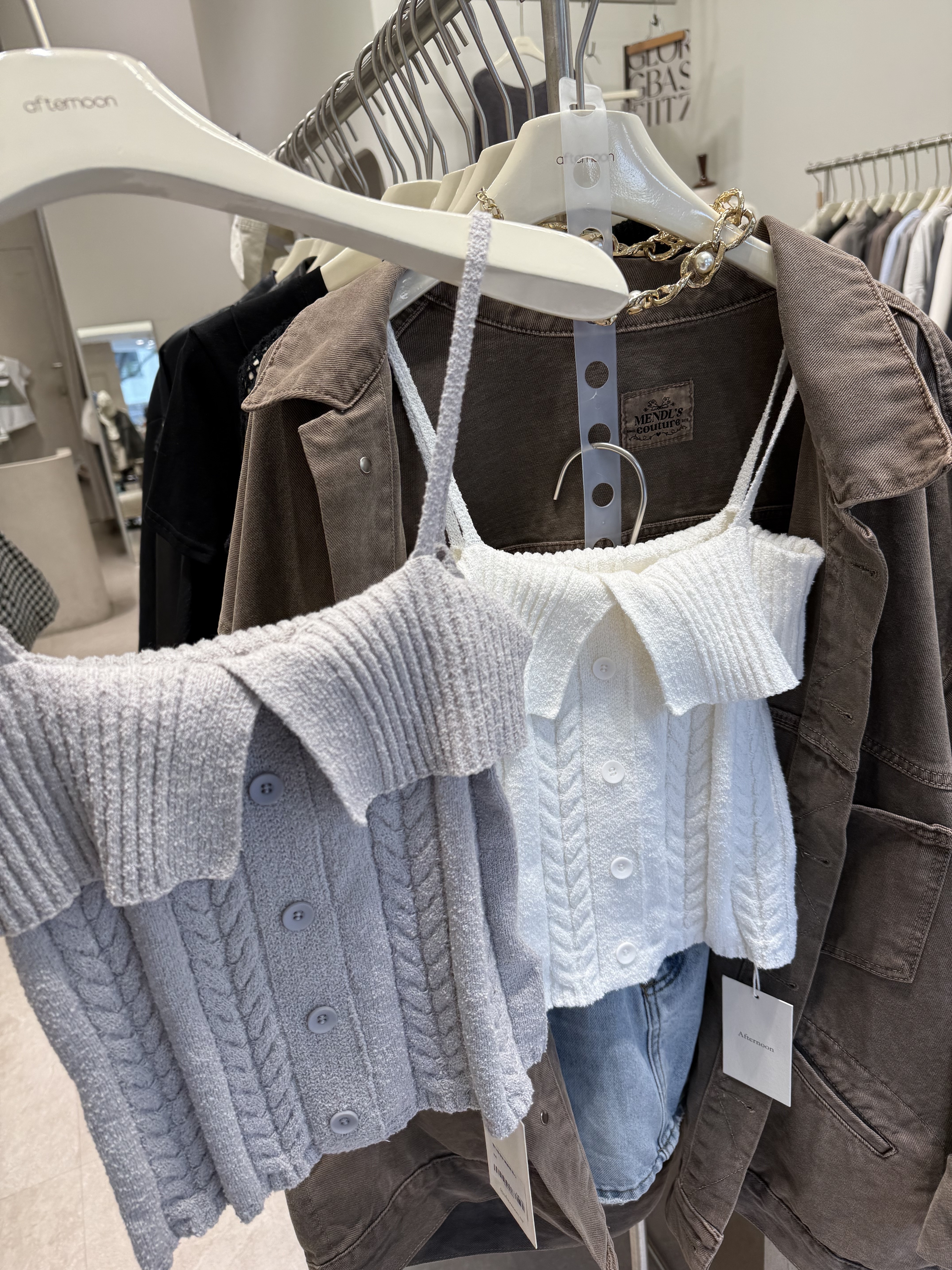 領口造型針織細肩背心