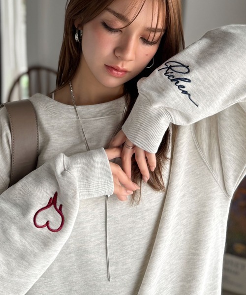 日本🇯🇵連線 Classical Elf 塗鴉刺繡露肩超大運動衫 刺繡 運動衫 露肩 平口 休閒 長袖 5色(任買兩件711免運)/預購