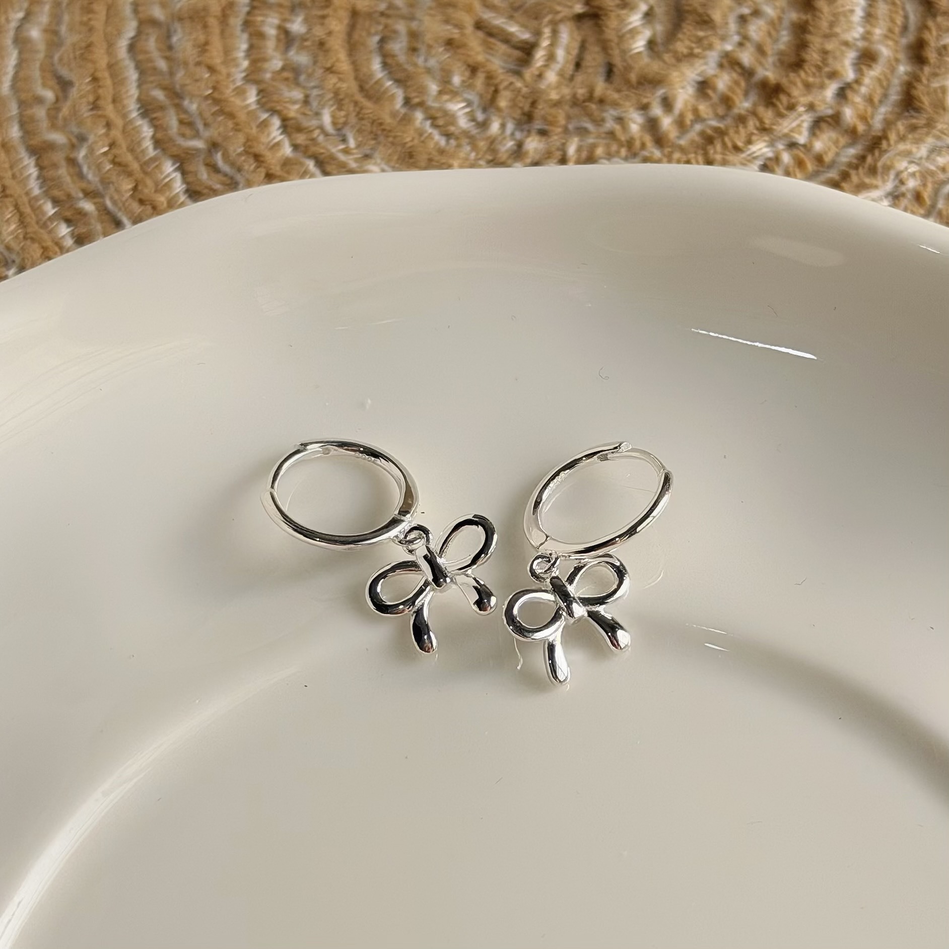 Y181素面垂吊蝴蝶結中圈純銀易扣