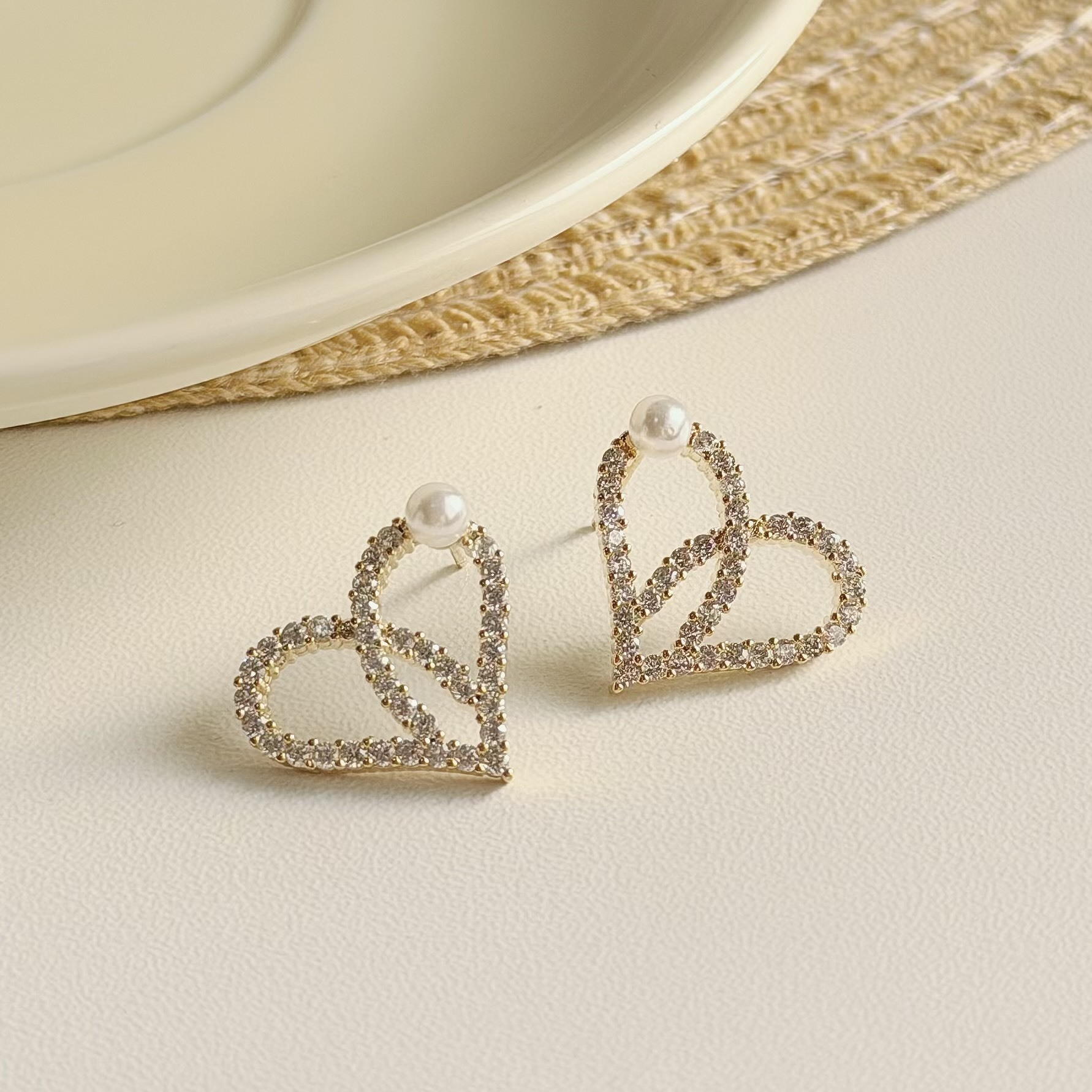 C169排鑽珍珠愛心耳針