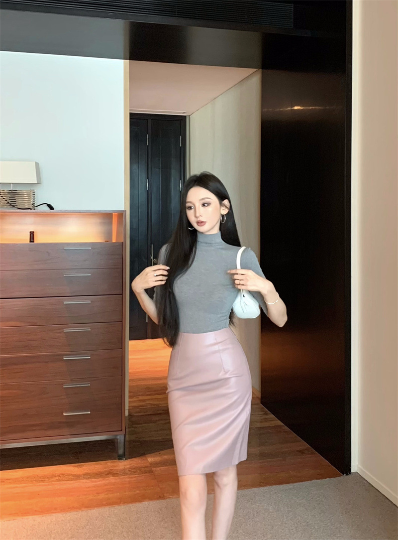 半高領上衣+高腰皮裙(2件組)