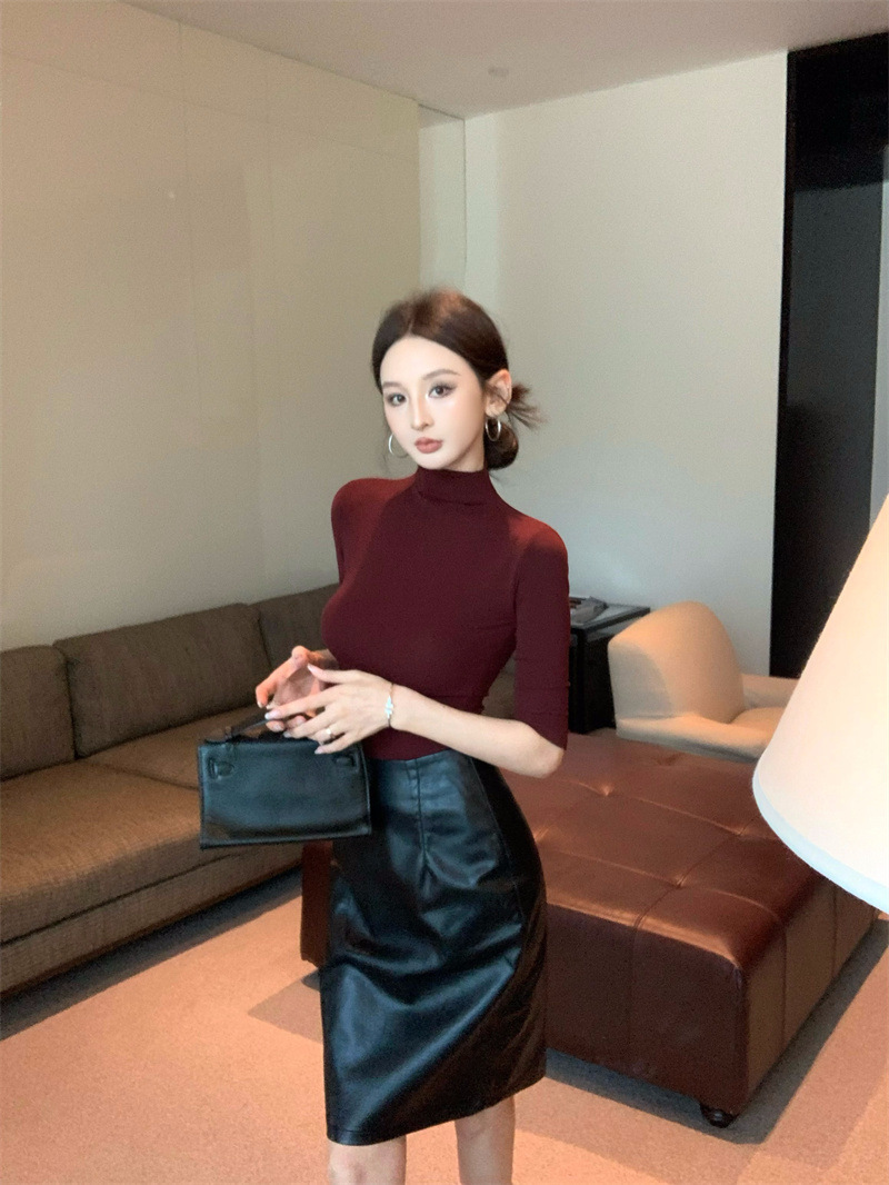 半高領上衣+高腰皮裙(2件組)