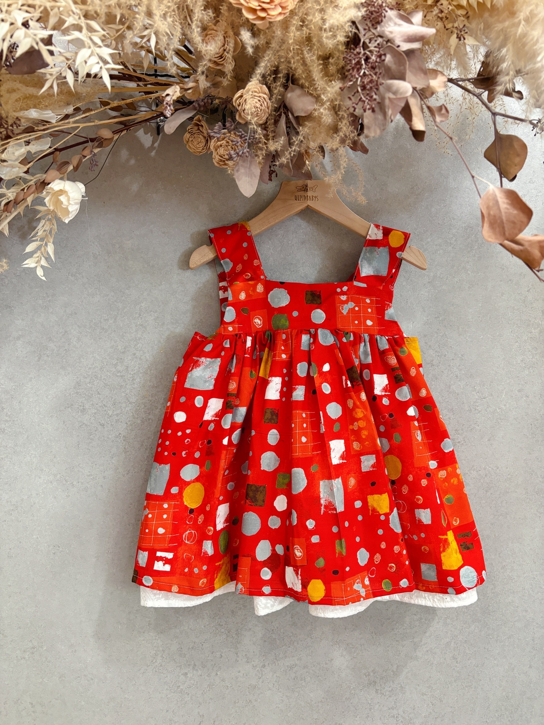 紅抽象 方領蕾絲綁帶洋裝（100）