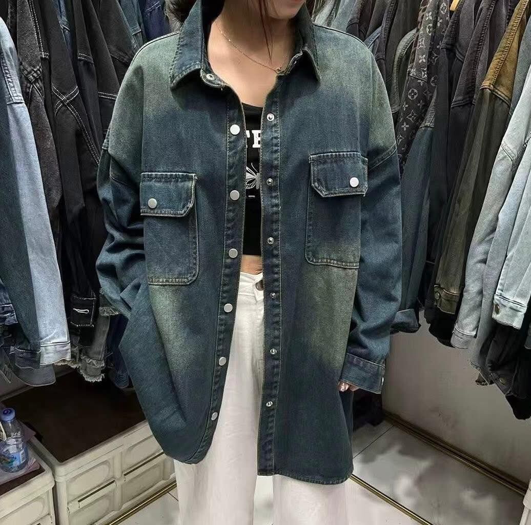 【帥氣百搭的字母標籤牛仔襯衫外套】（現貨）
