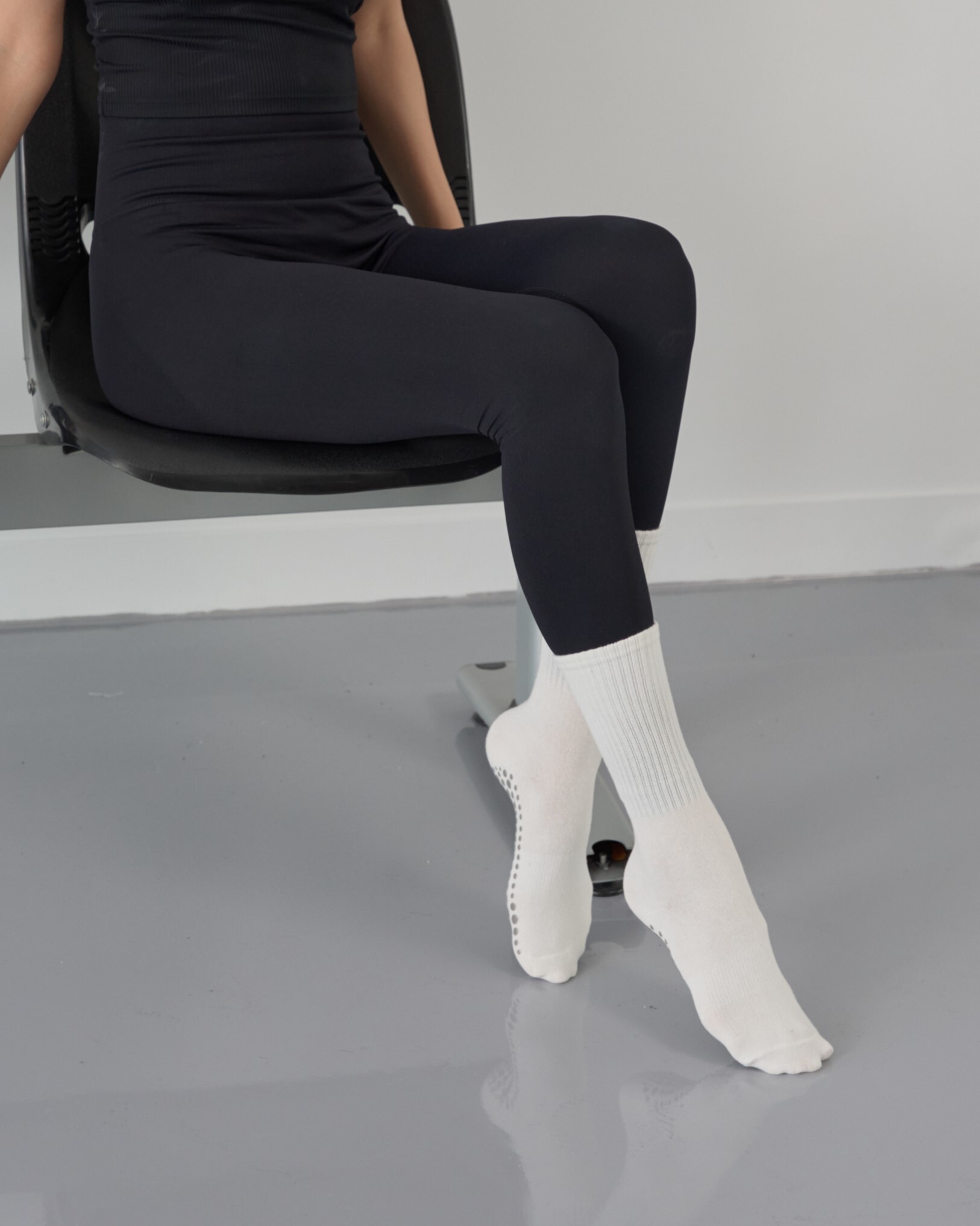 止滑中筒襪-奶白