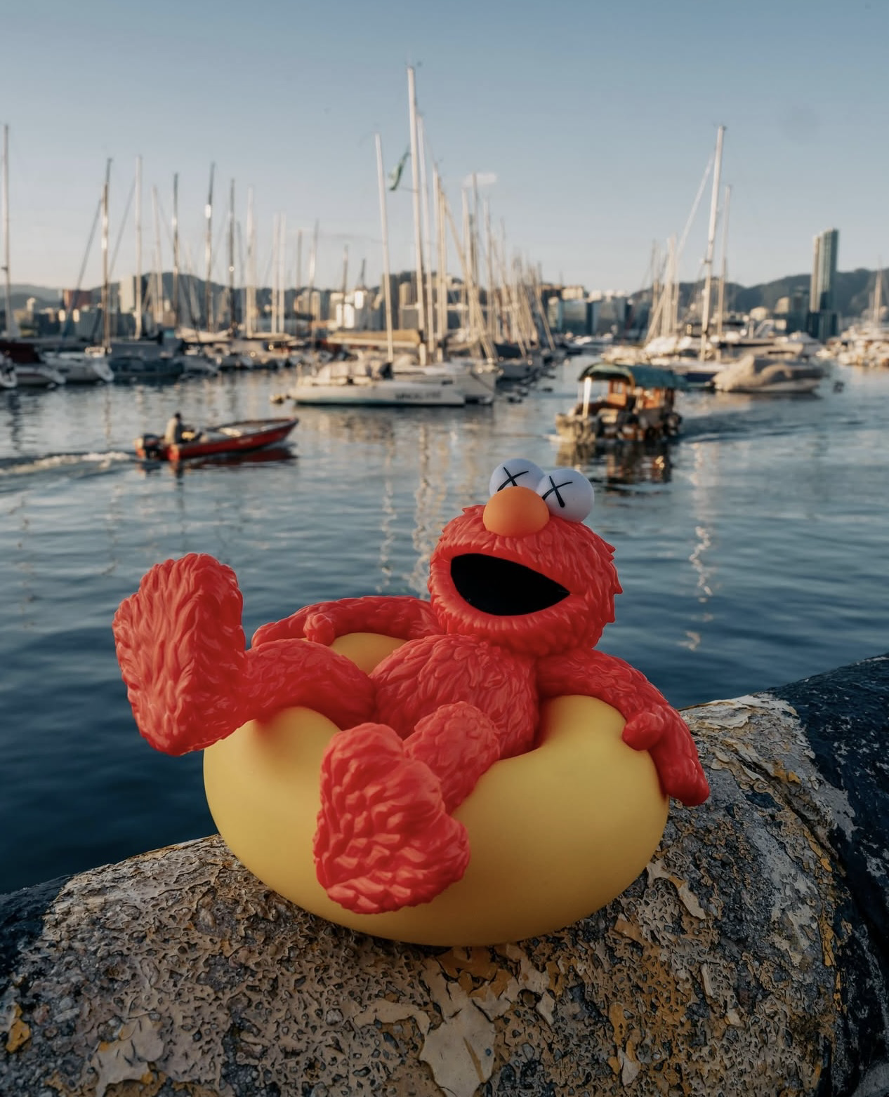 🥇現貨🥇WATER PARADE 2025 Elmo Vinyl Figure 搪膠公仔